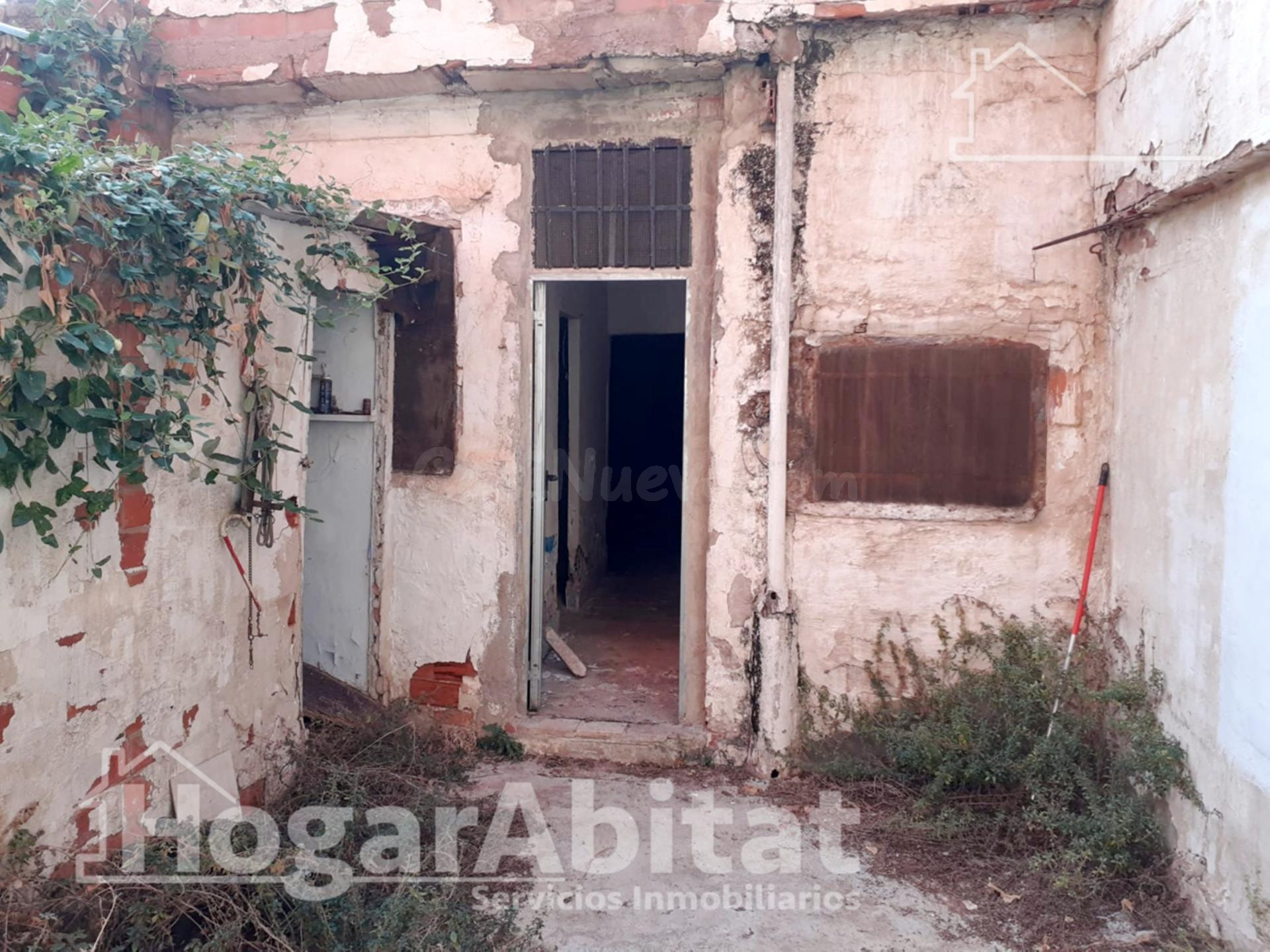 AMPLIA CASA CON DOS TERRAZAS PARA HACER TU HOGAR DE SUEÑO