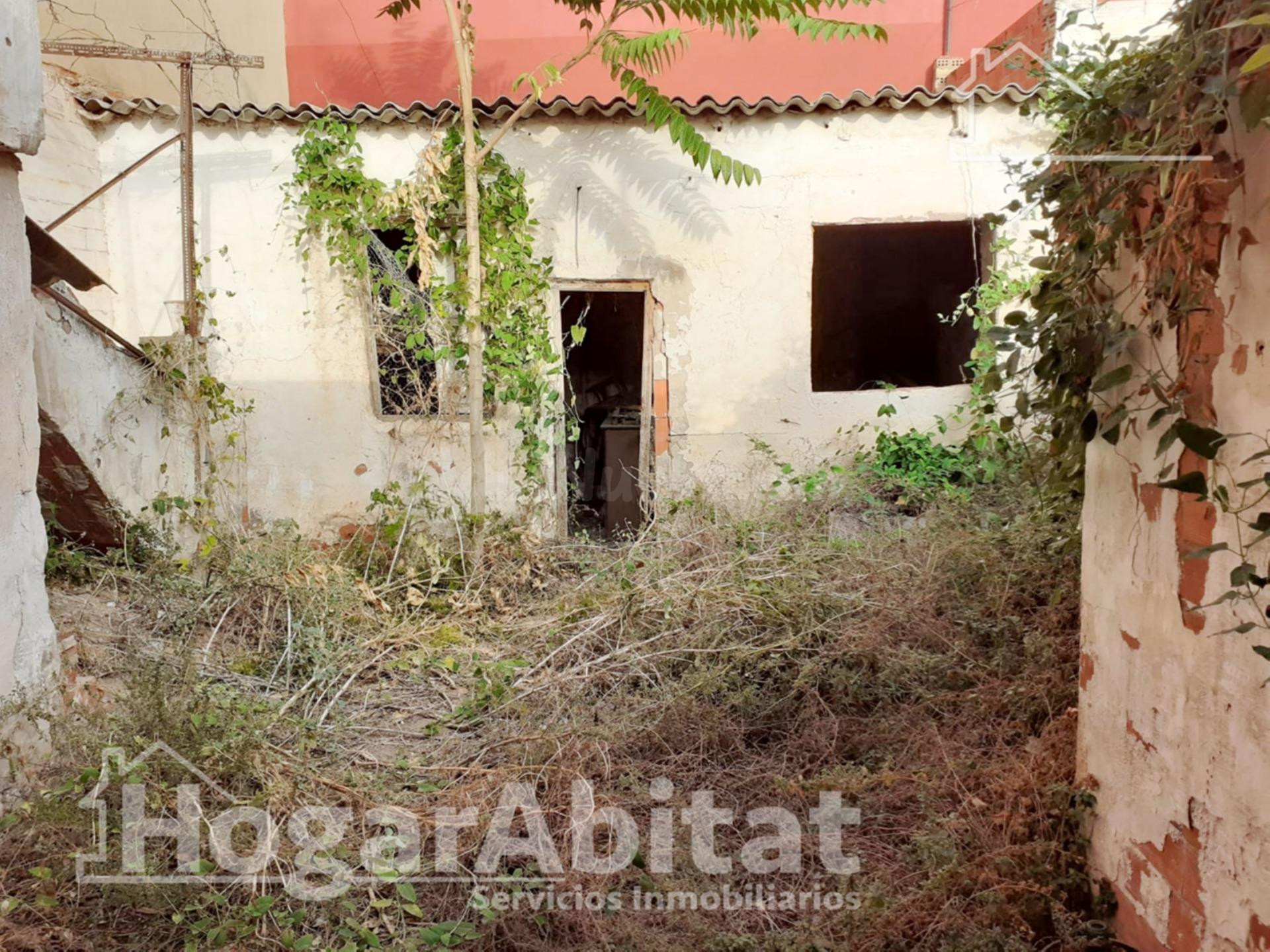 AMPLIA CASA CON DOS TERRAZAS PARA HACER TU HOGAR DE SUEÑO - foto 5