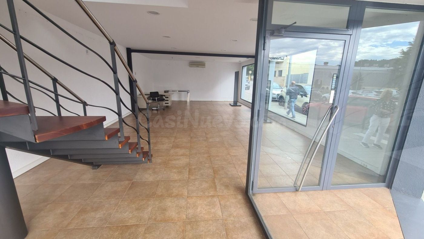 SANT CELONI ( C-35) : LOCAL IMPECABLE EN PRIMERA LINIA DE CA - foto 5
