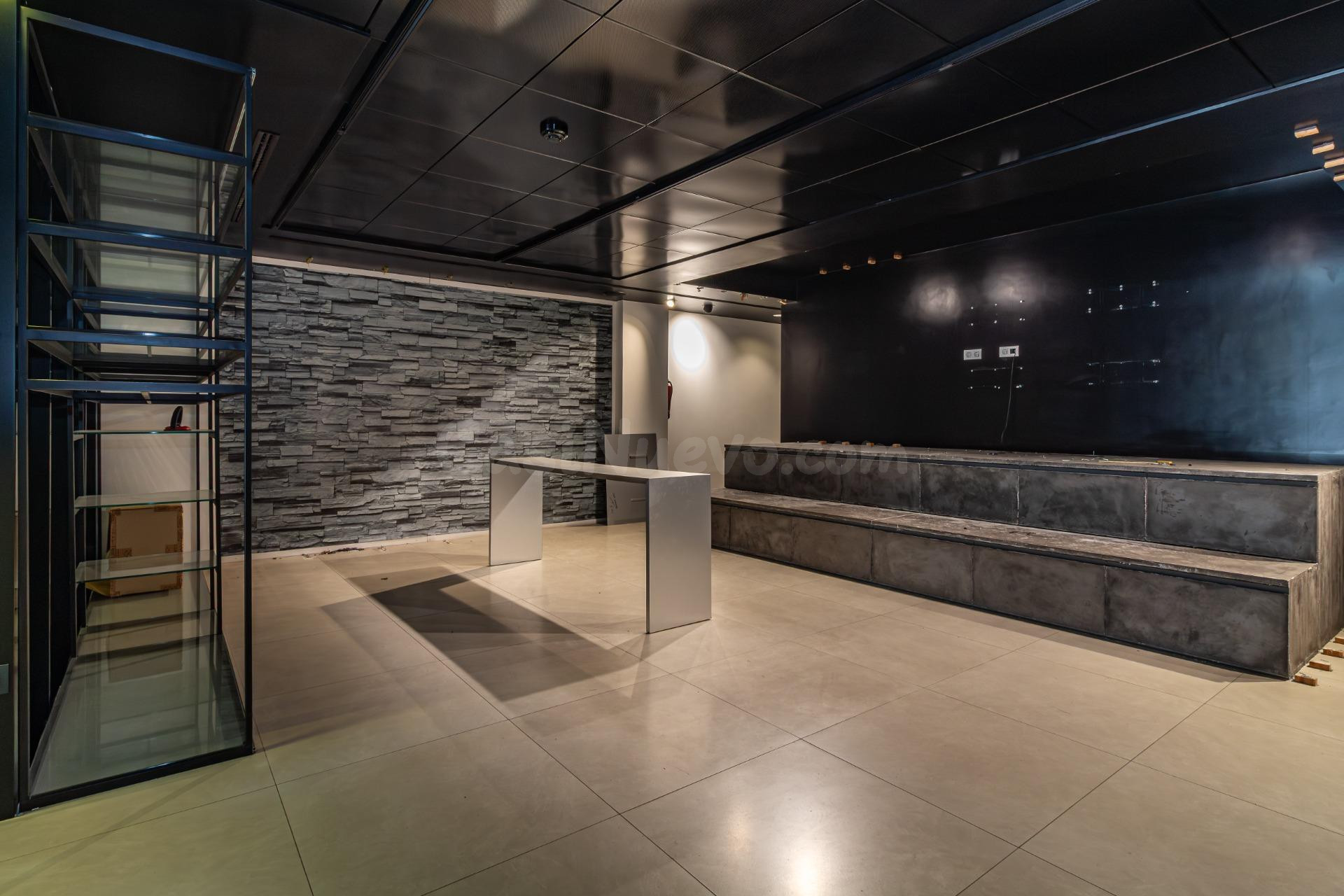 MAGNÍFICO LOCAL COMERCIAL CON TRES PLANTAS Y 460 M2 EN PLENO CENTRO DE CASTELLÓN