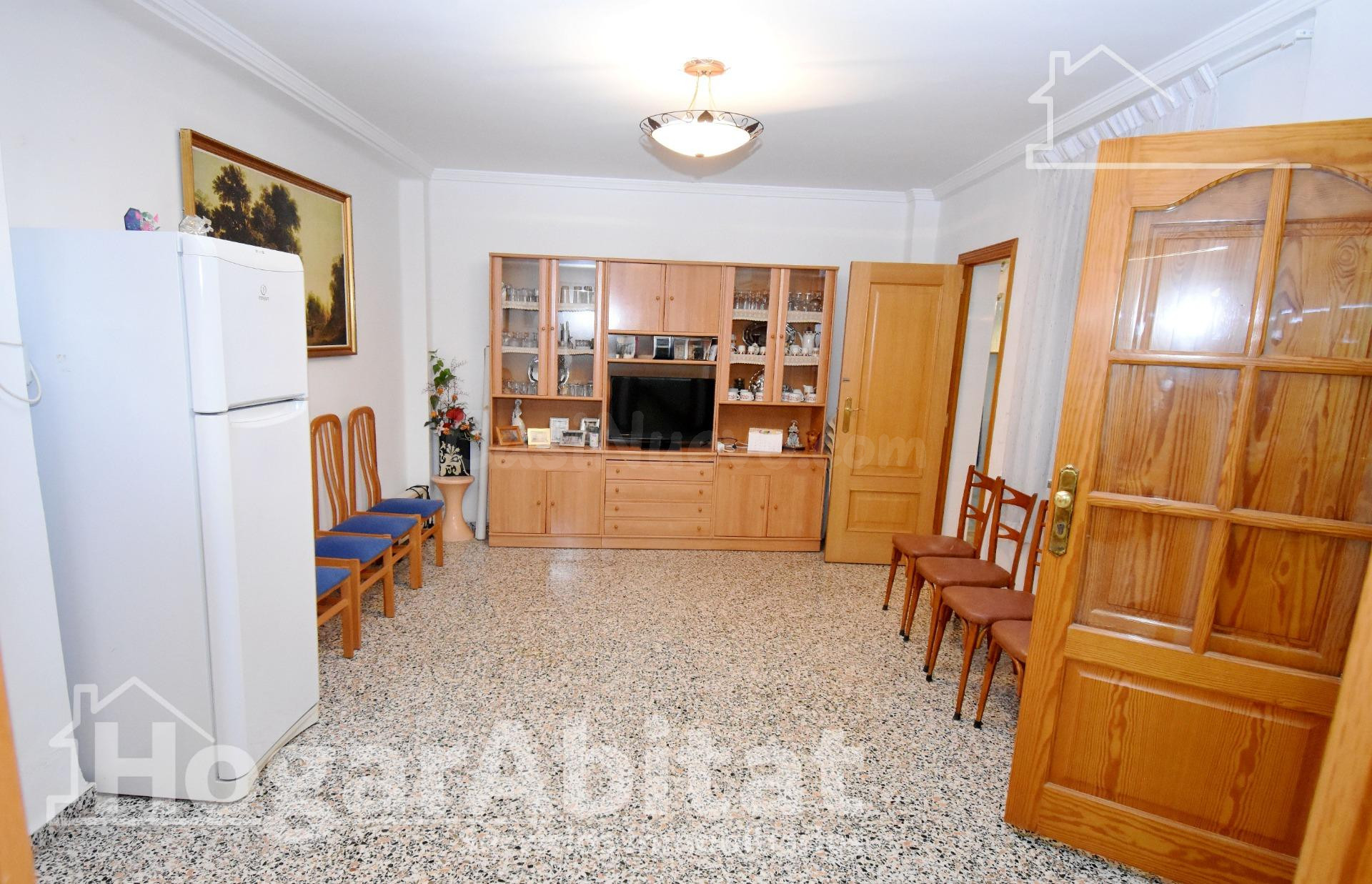 ¡UBICACIÓN IDEAL! CASA ESQUINERA Y ACOGEDORA CON TERRAZA - foto 2
