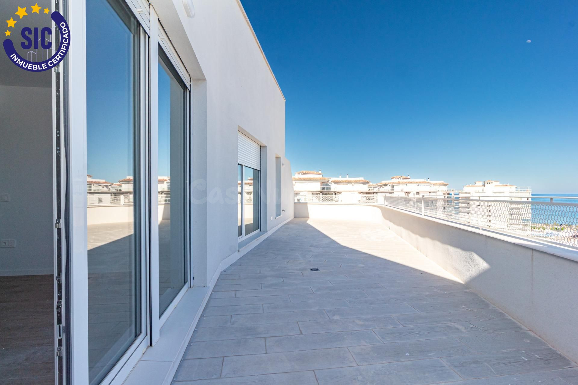 ÁTICO A ESTRENAR DE 2 DORMITORIOS Y AMPLIA TERRAZA CON VISTA - foto 2