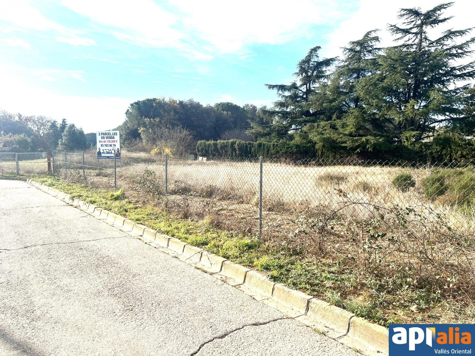 TERRENO ENTRE LLINARS Y CARDEDEU APTO PARA EDIFICAR UNIFAMIL - foto 3
