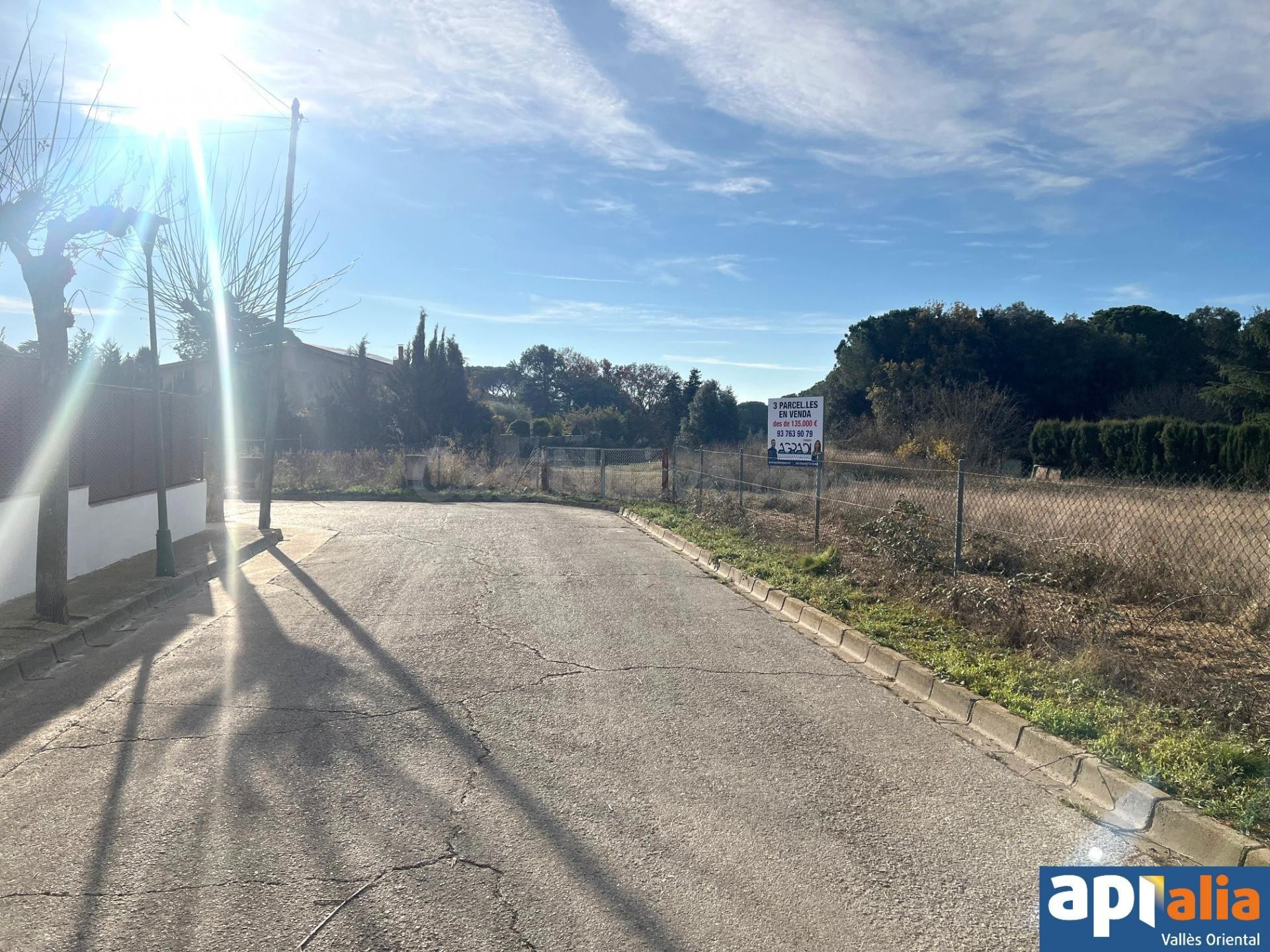 TERRENO ENTRE LLINARS Y CARDEDEU APTO PARA EDIFICAR UNIFAMIL - foto 4