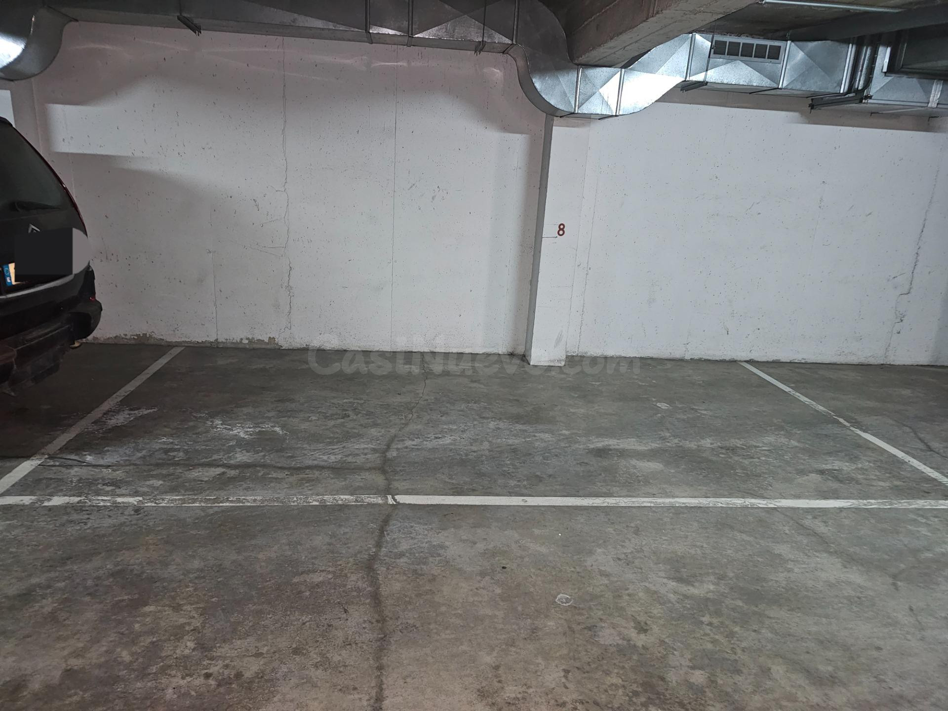 SANT CELONI (CENTRO - CORREOS): AMPLIA PLAZA DE APARCAMIENTO - foto 2