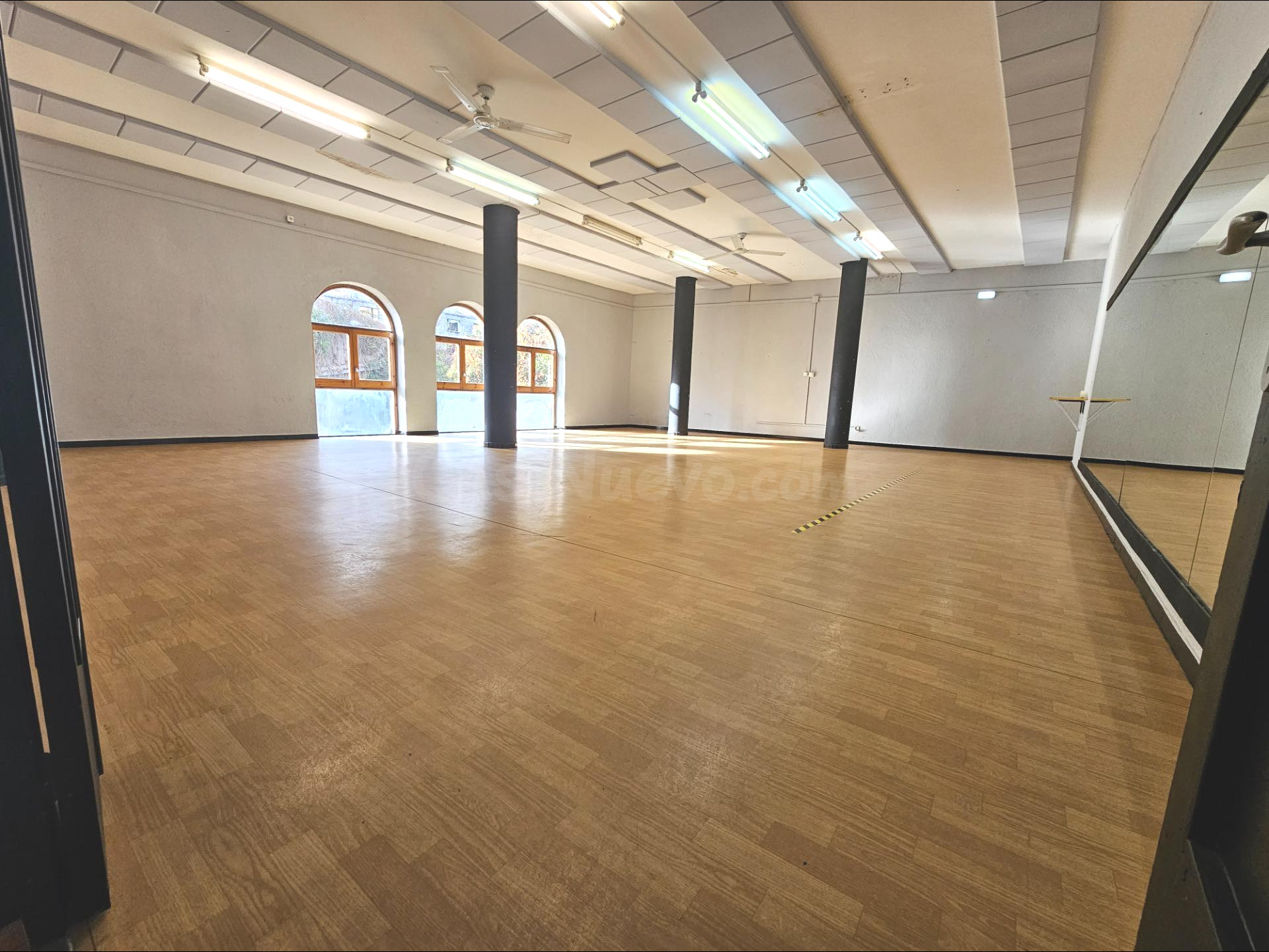 ARBUCIES (PUEBLO): GRAN LOCAL EN VENTA ADAPTADO A GIMNASIO - foto 2