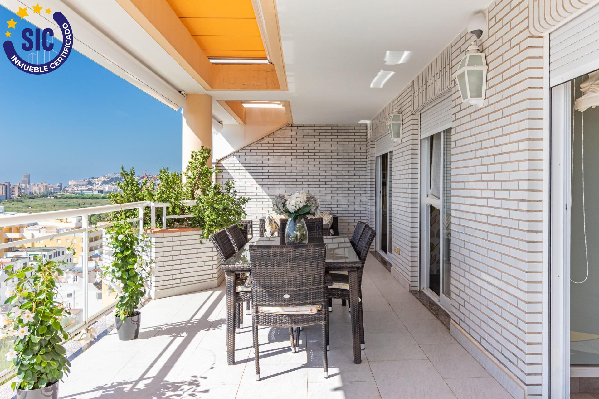 Ático de diseño con espectacular terraza y vistas al mar en  - foto 3