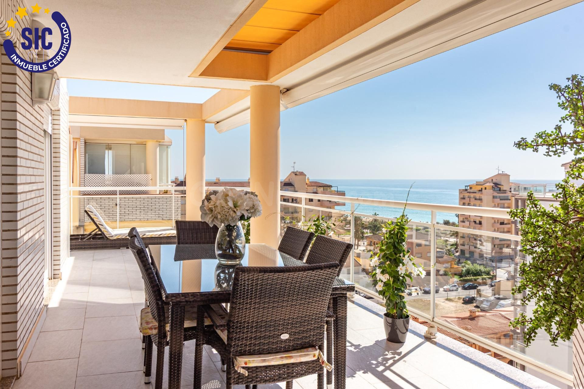 Ático de diseño con espectacular terraza y vistas al mar en  - foto 4