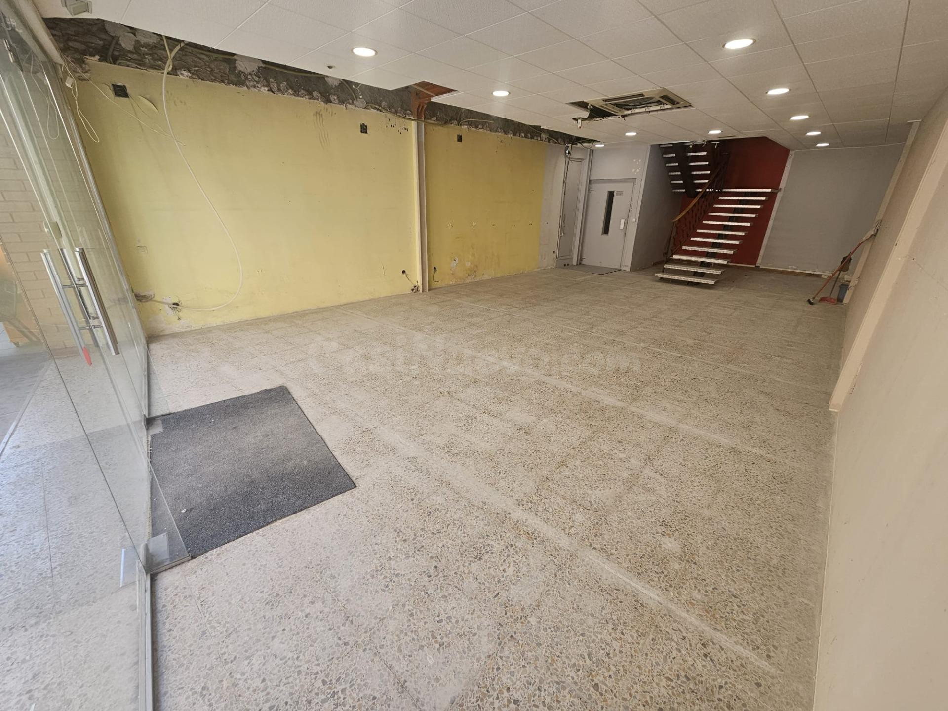 SANT CELONI (CENTRO-ZONA PEATONAL): GRAN EDIFICIO DE ALQUILE - foto 4