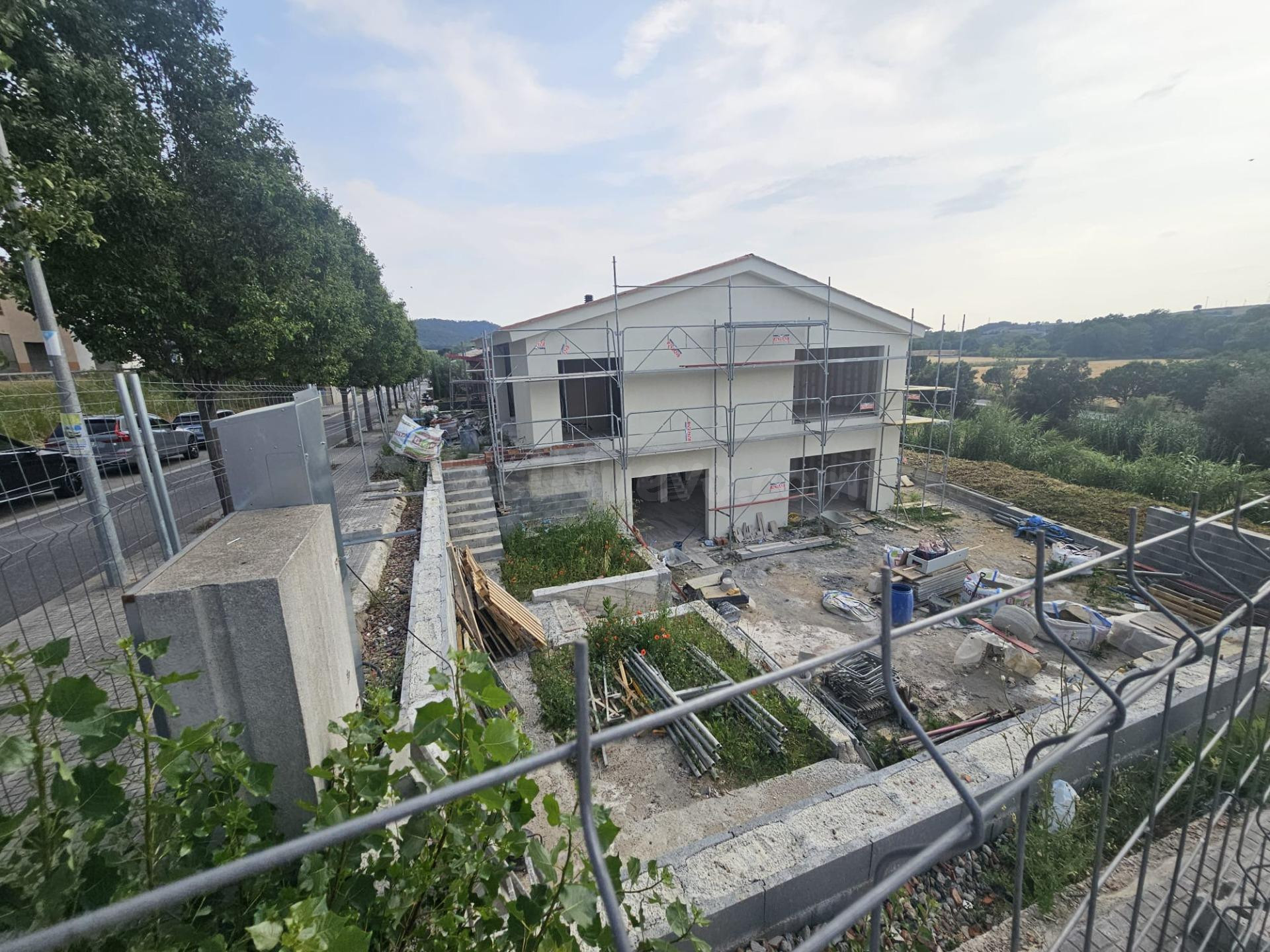 LA ROCA DEL VALLÈS (ST.AGNÈS DE MALANYANES): MAGNÍFICA CASA 