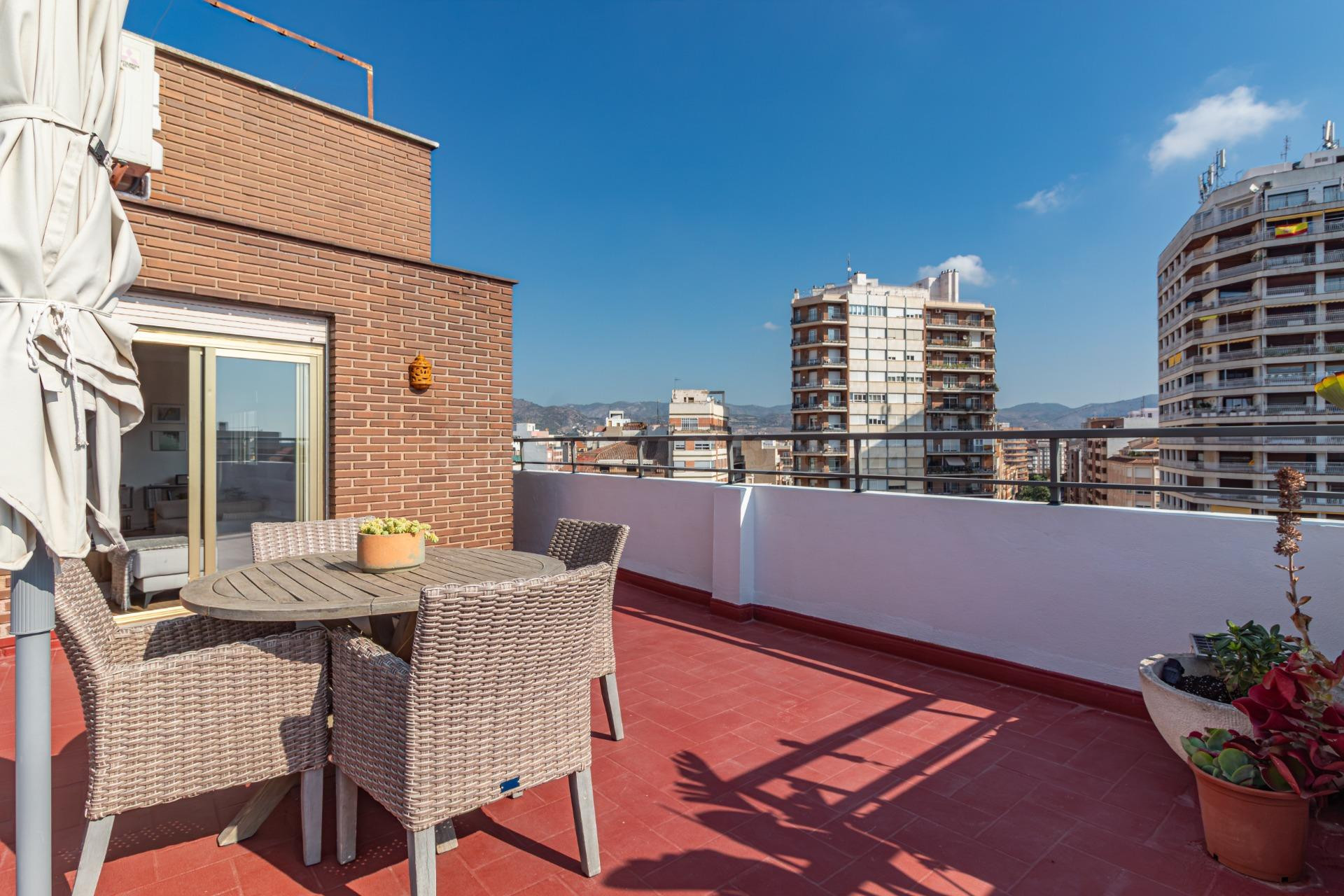 ÁTICO CON TERRAZA DE TRES DORMITORIOS EN PLAZA Mª AGUSTINA DE CASTELLÓN