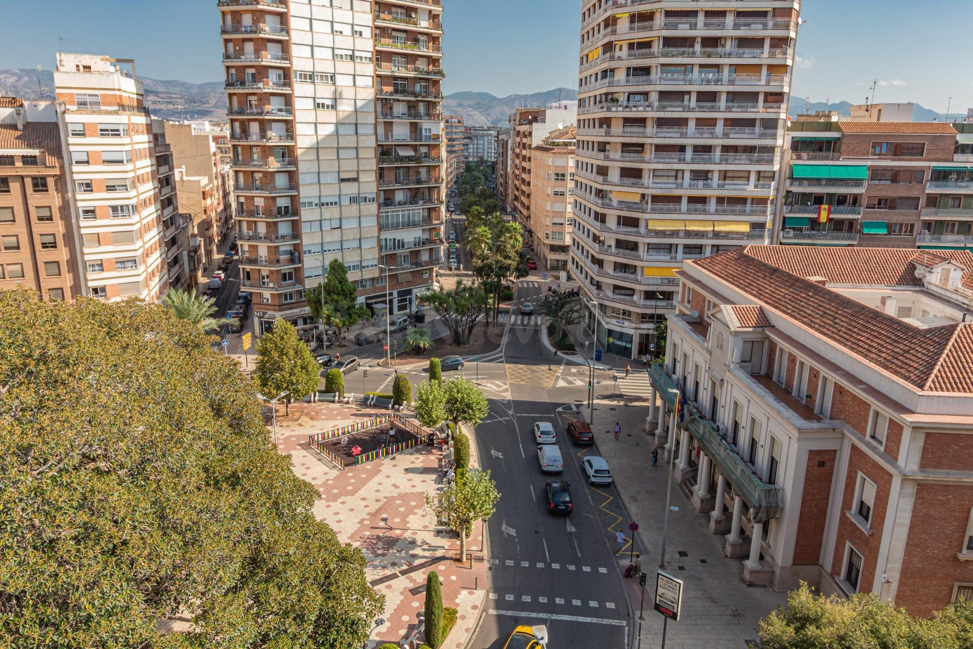 ÁTICO CON TERRAZA DE TRES DORMITORIOS EN PLAZA Mª AGUSTINA D - foto 5