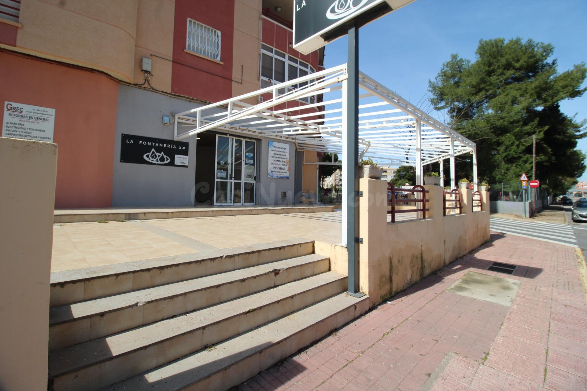 REF. 106  - ALQUILER LOCAL COMERCIAL PLAYA CONCHA