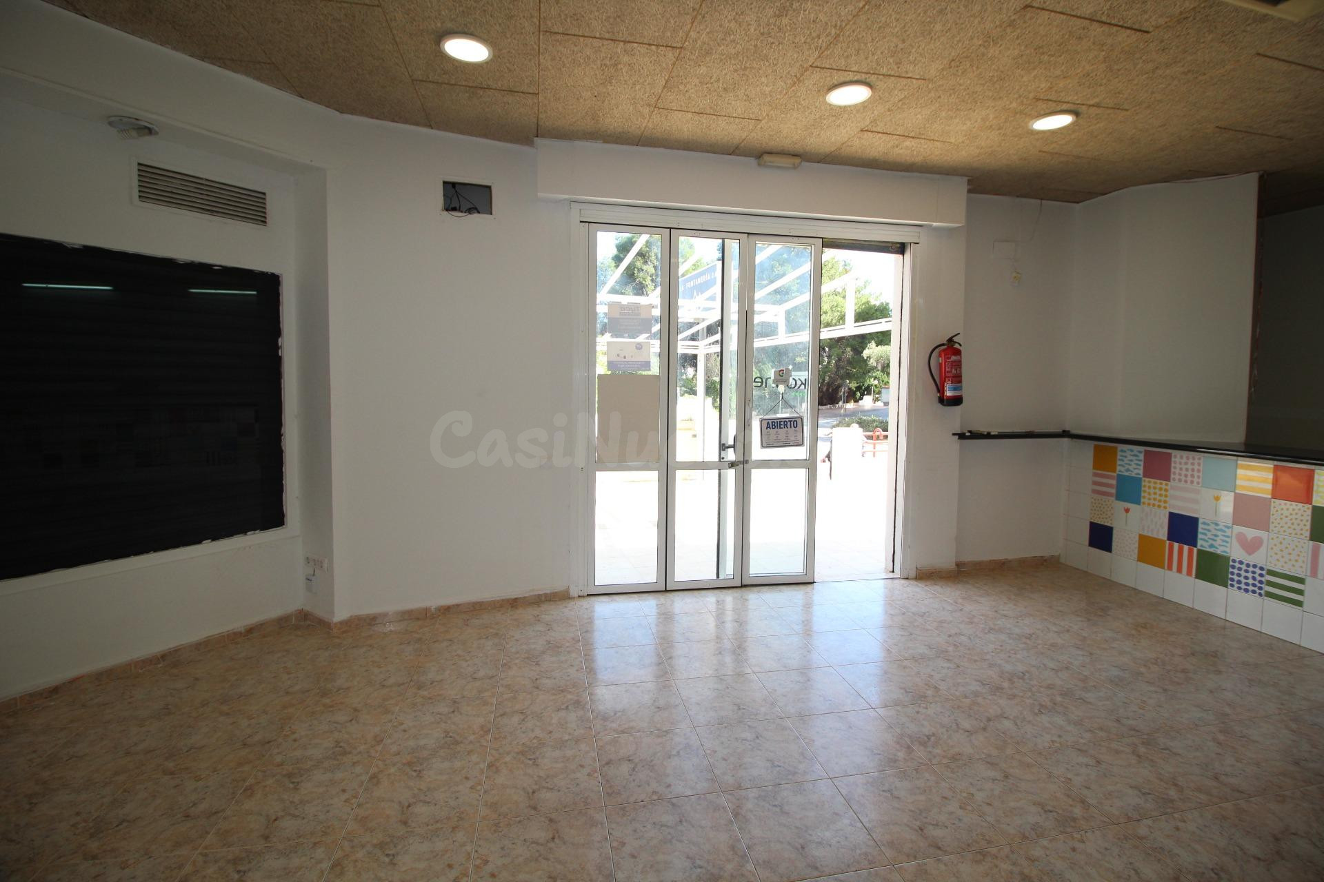REF. 106 - ALQUILER LOCAL COMERCIAL PLAYA CONCHA - foto 5