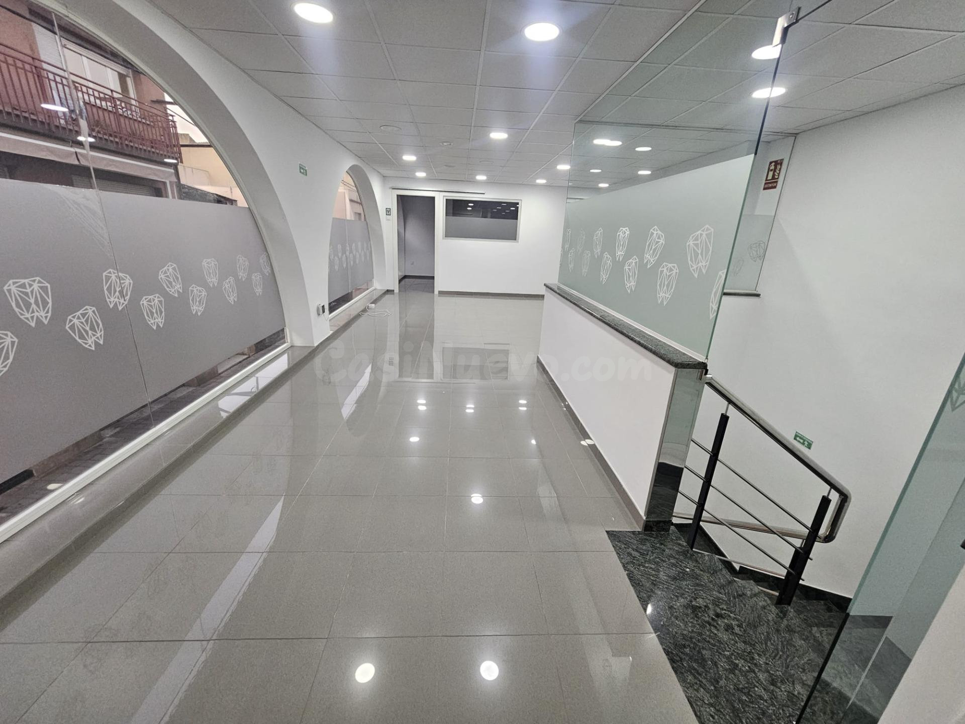 SANT CELONI (CENTRO): GRAN LOCAL COMERCIAL ESQUINERO IDEAL C - foto 4