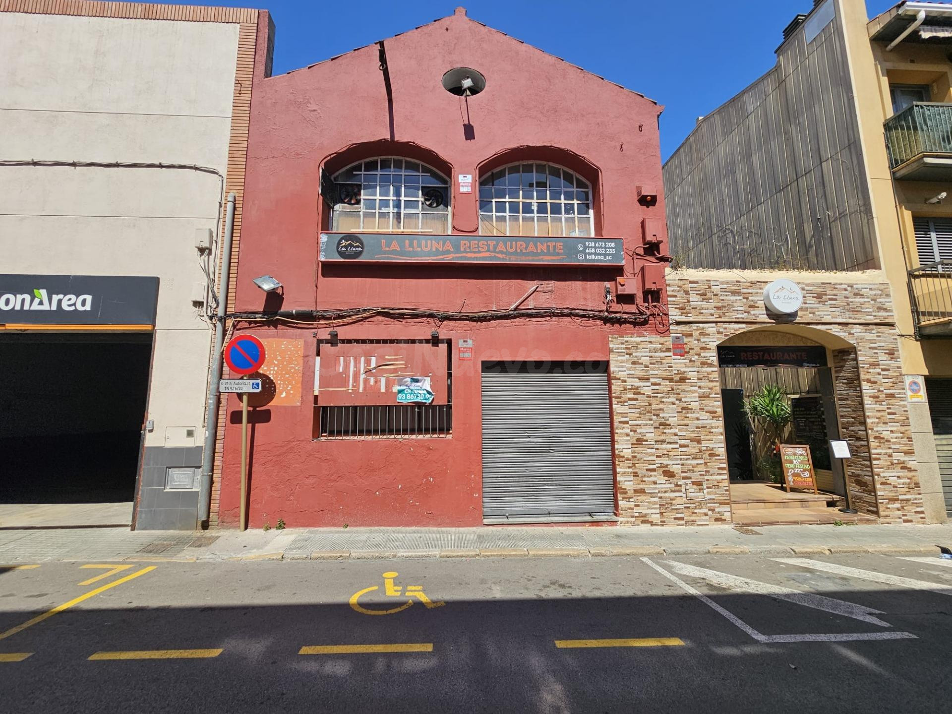 SANT CELONI (CENTRO): GRAN LOCAL COMERCIAL EN VENTA JUNTO AT