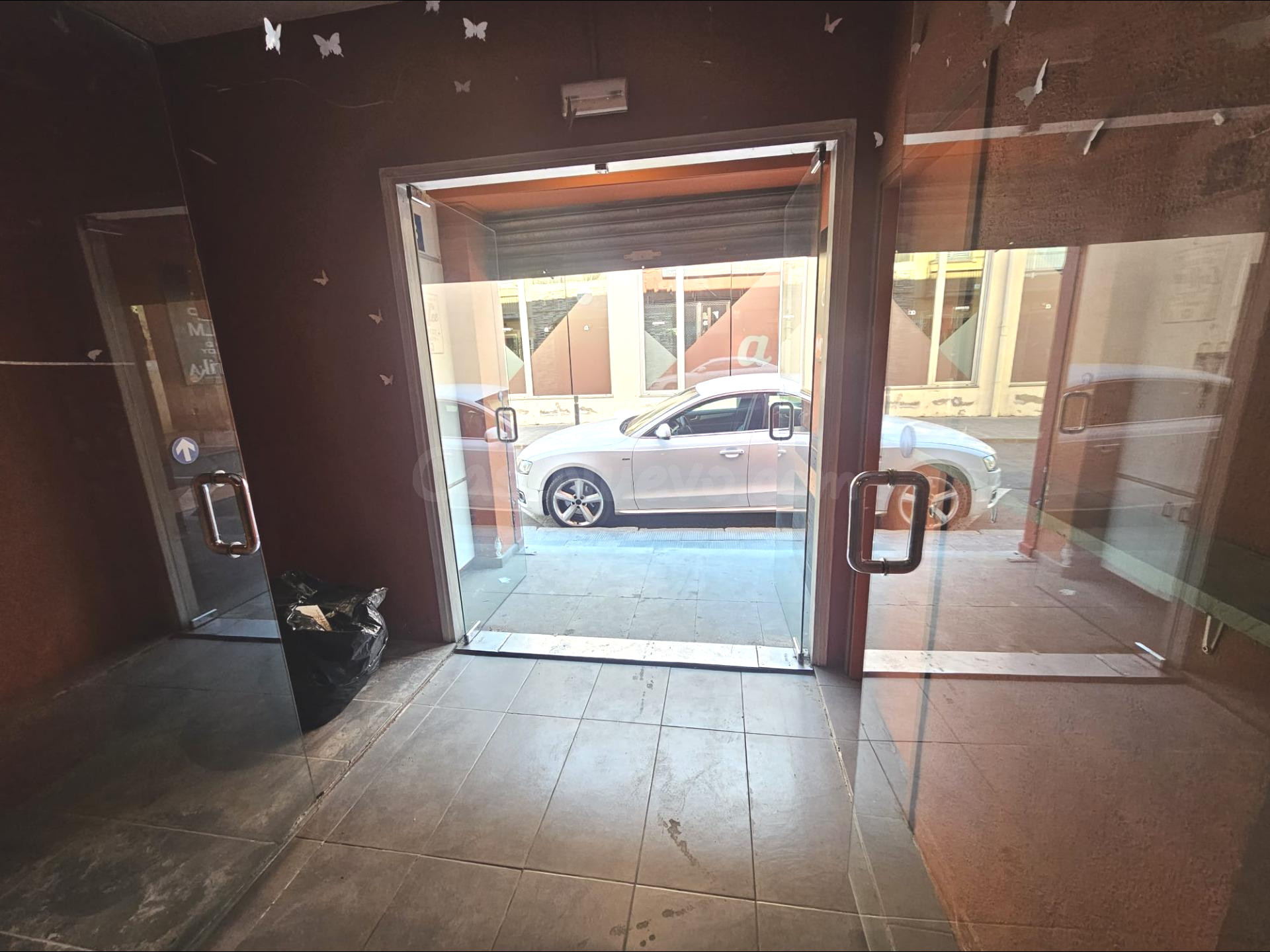 SANT CELONI (CENTRO): GRAN LOCAL COMERCIAL EN VENTA JUNTO AT - foto 3