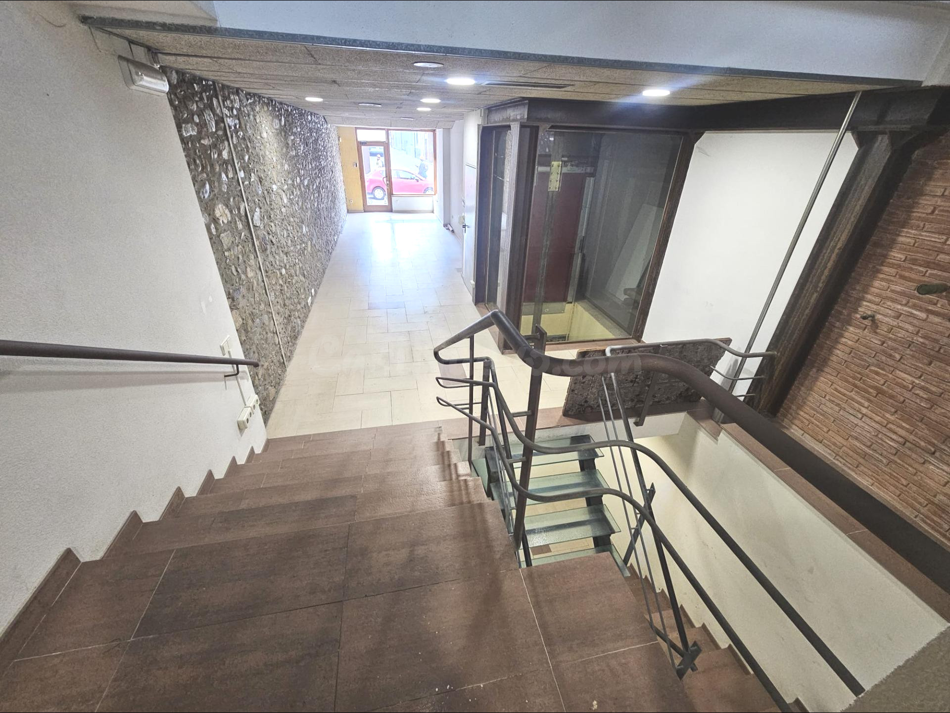 SANT CELONI (CENTRO): PRECIOSO GRAN LOCAL DE DISEÑO SITUADO  - foto 4