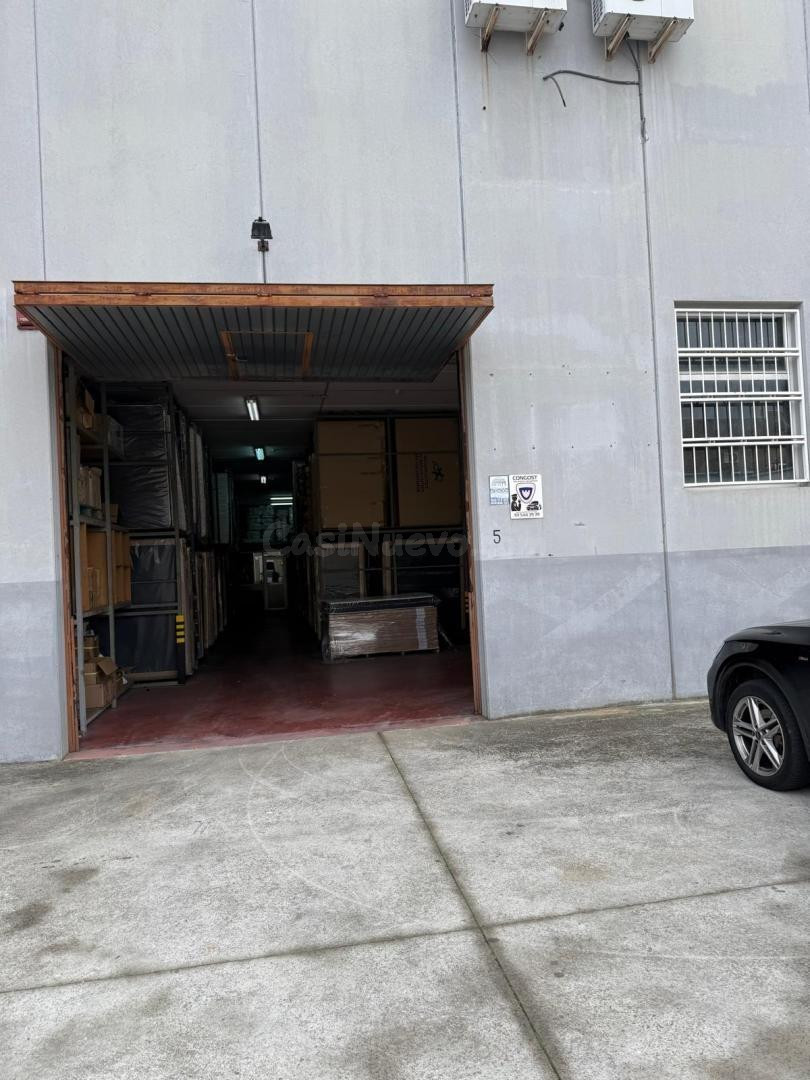 Es ven nau industrial en bon estat, ubicada a L’Ametlla del 