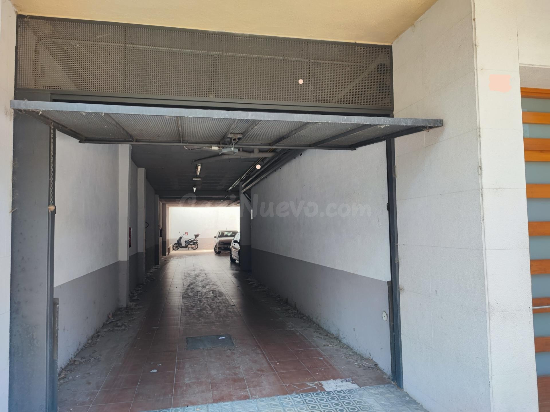 ¡OPORTUNIDAD ÚNICA! Plaza de parking en venta en Sant Celoni - foto 3