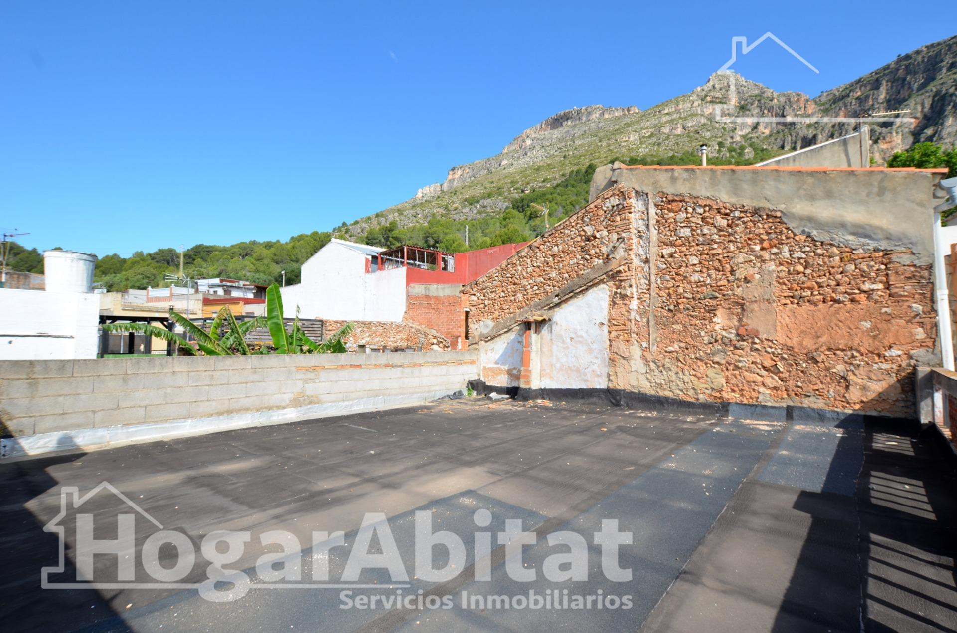¡OPORTUNIDAD DE INVERSIÓN! AMPLIA CASA PARA REFORMAR A TU GU - foto 3