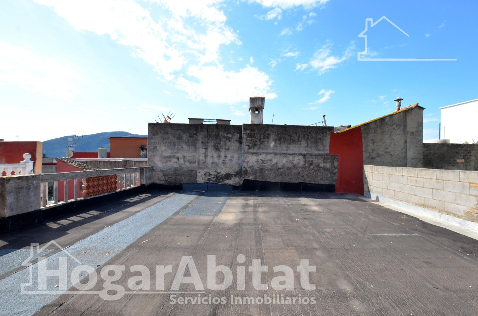 ¡OPORTUNIDAD DE INVERSIÓN! AMPLIA CASA PARA REFORMAR A TU GU - foto 4