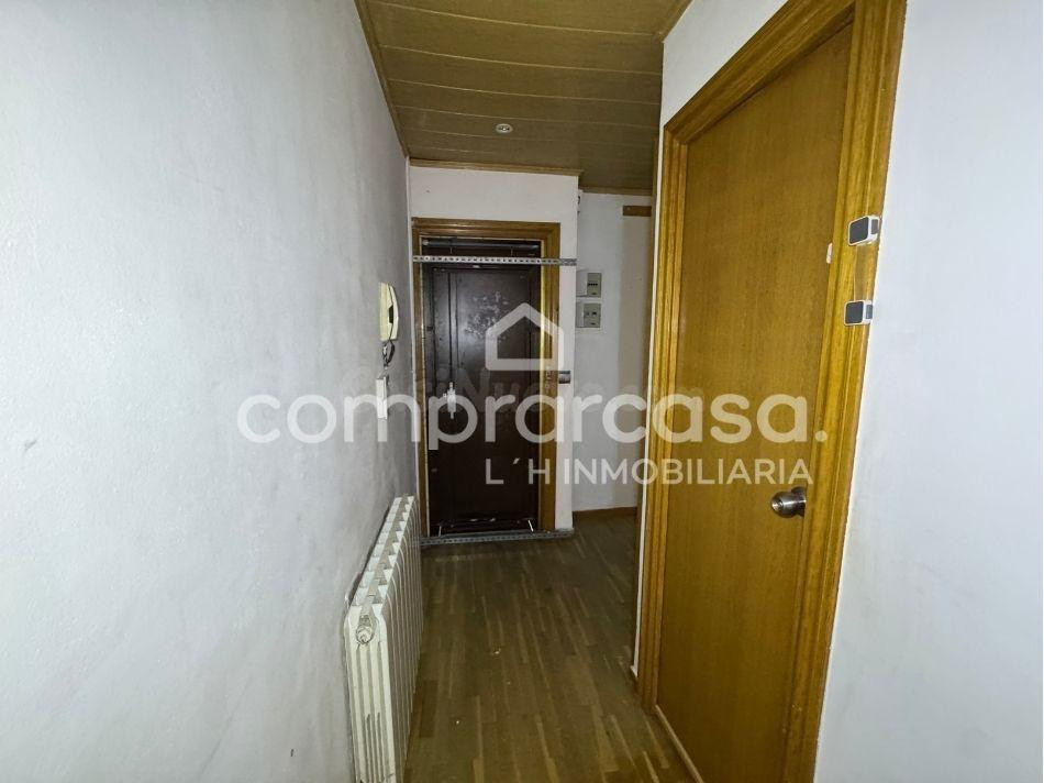 Piso luminoso de 97 m2 con terraza, 3 habitaciones y ascenso - foto 2