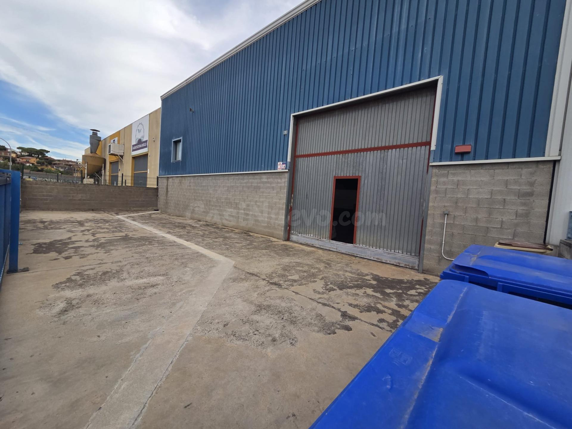 RIELLS I VIABREA (POLÍGONO INDUSTRIAL): NAVE DE 600 M2 EN AL - foto 2