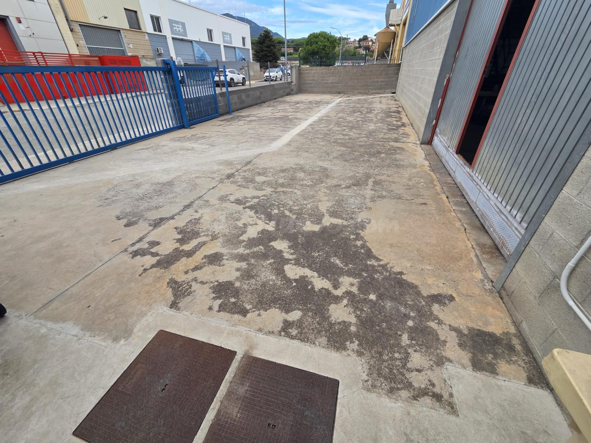 RIELLS I VIABREA (POLÍGONO INDUSTRIAL): NAVE DE 600 M2 EN AL - foto 4