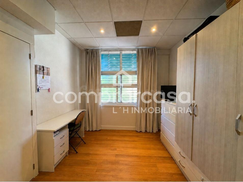 Local comercial en l'Hospitalet centre - Junto Plaça ajuntam