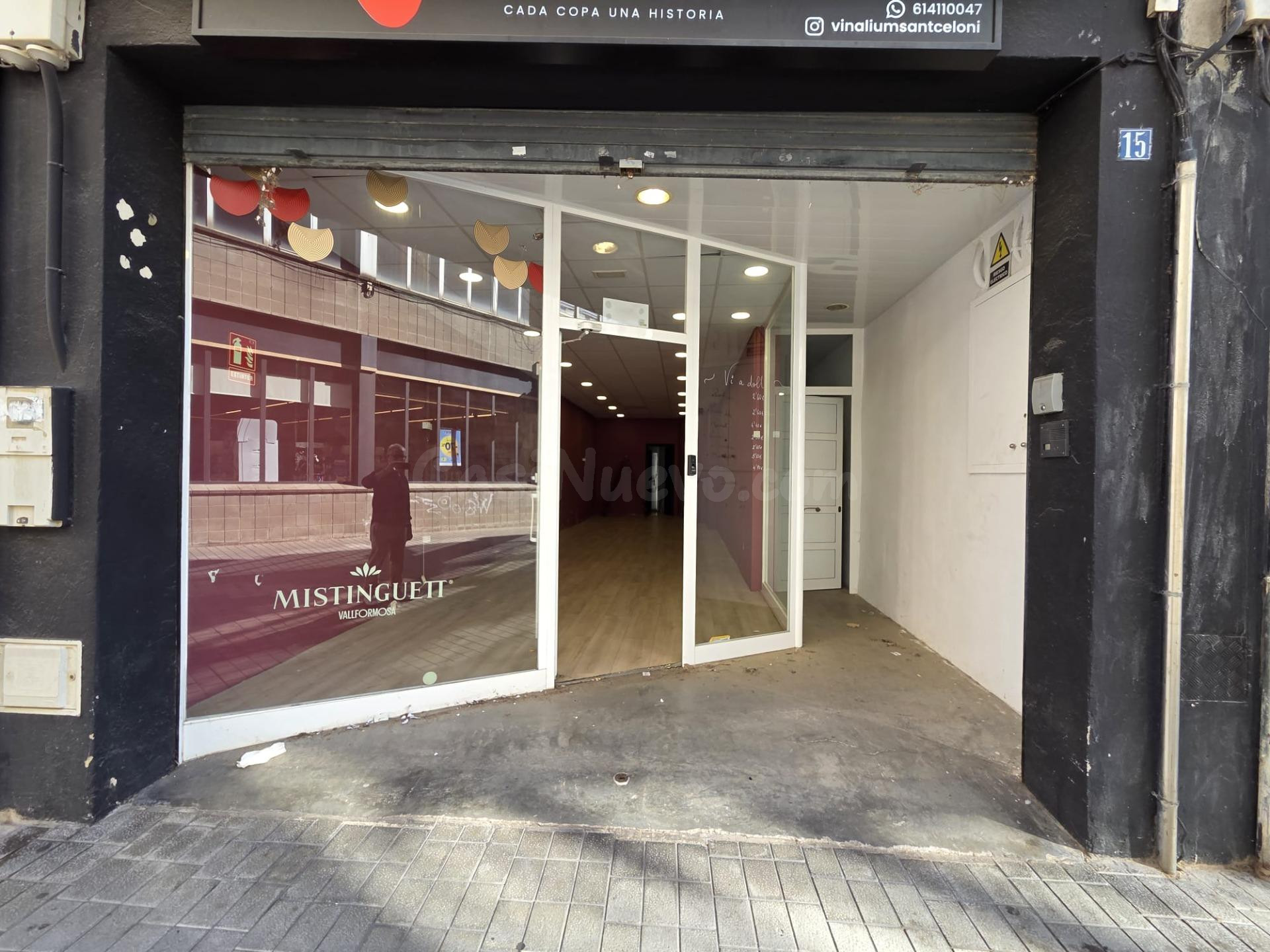 SANT CELONI (ZONA PEATONAL CENTRO): MAGNÍFICO LOCAL DIÁFANO  - foto 2