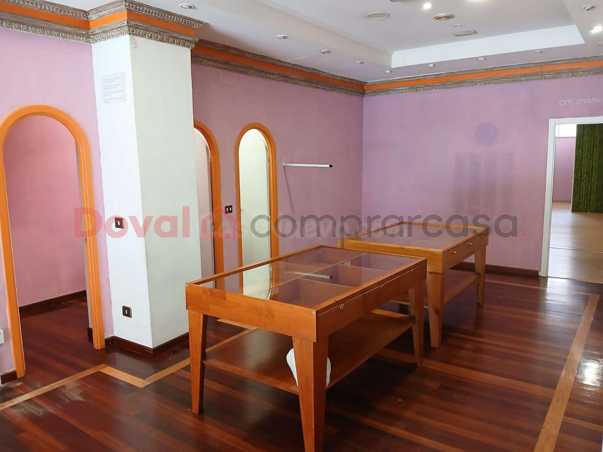 Local comercial en Camelias - foto 3