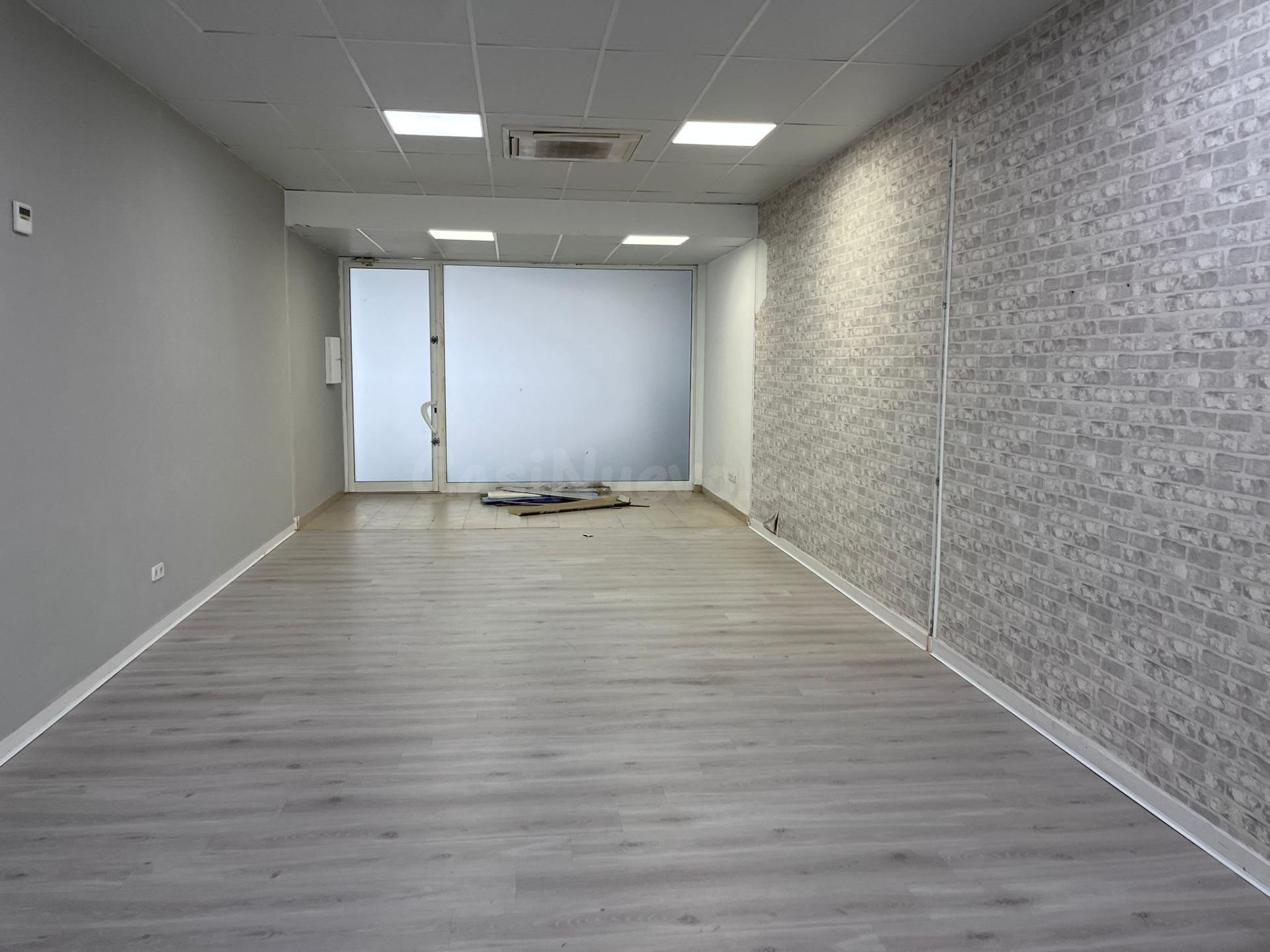 Local comercial diafano, amplio en Palamós, Zona Apart Hotel - foto 2