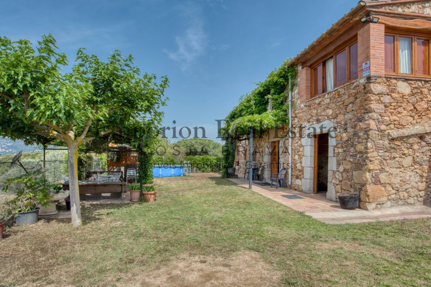 Preciosa Masia en parcela de 30.000 mts con vistas al mar