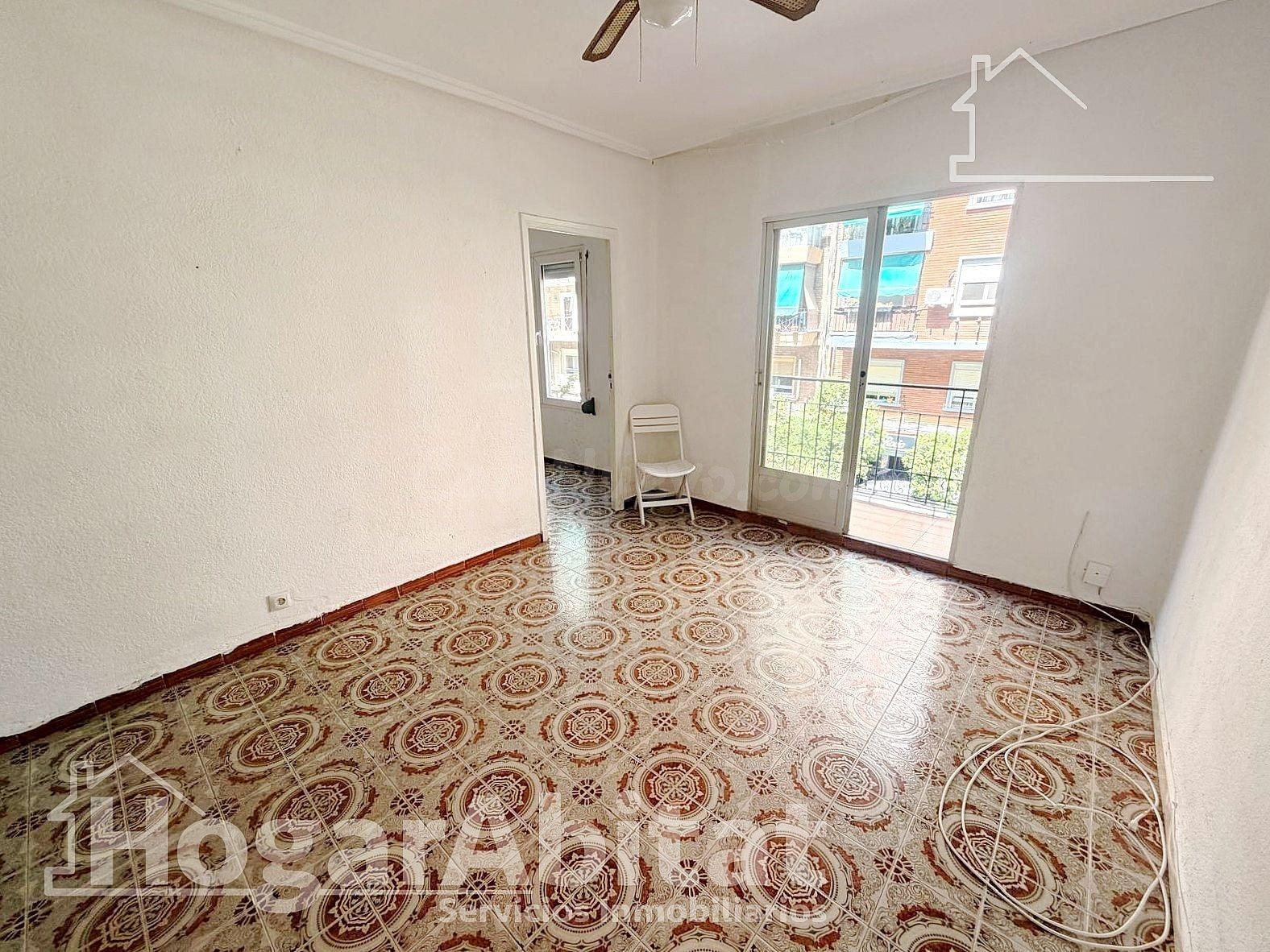 ACOGEDOR, EXTERIOR Y LUMINOSO CON BALCÓN, CERCA DE LA AV DEL - foto 4