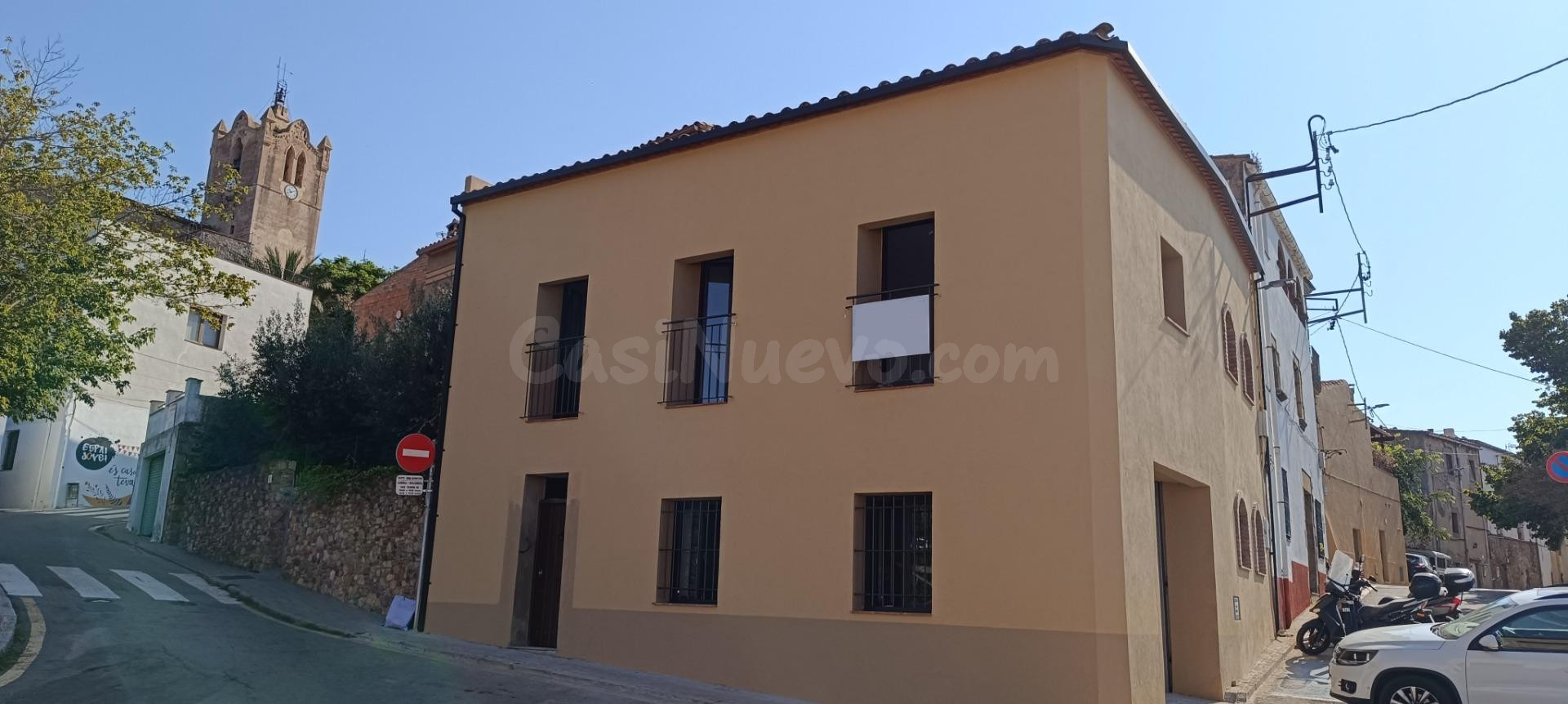 Espectacular Casa de Esquina Totalmente Renovada con Terraza - foto 3