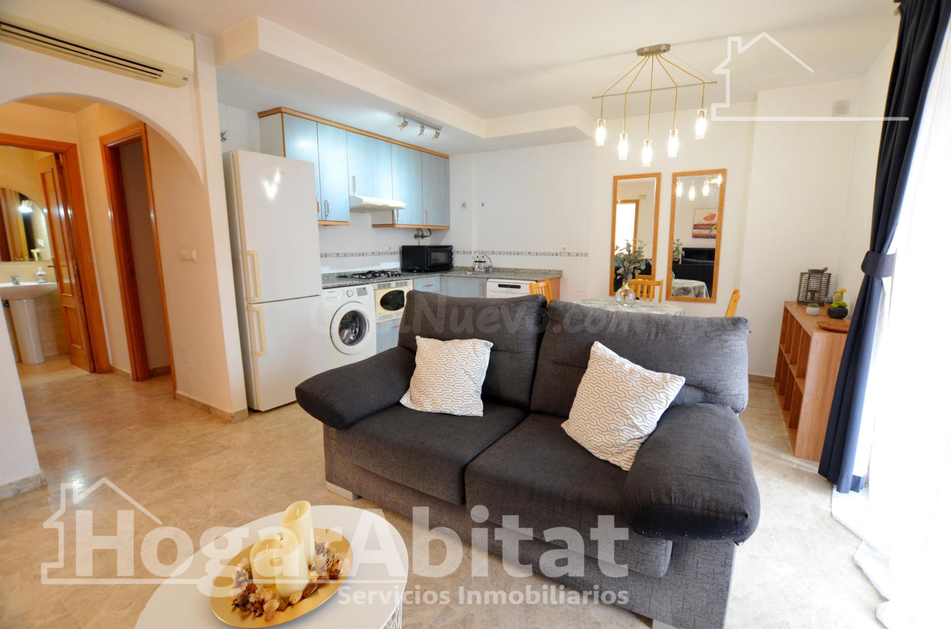 ADOSADO CON PISCINA, DOS TERRAZAS Y GARAJE. - foto 4