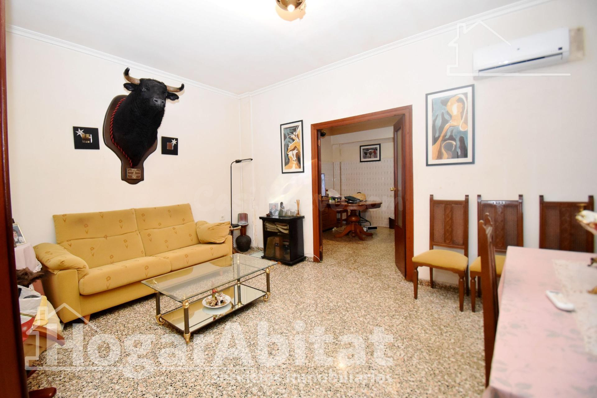 AMPLIA CASA CON LOCAL COMERCIAL Y DOS TERRAZAS - foto 3