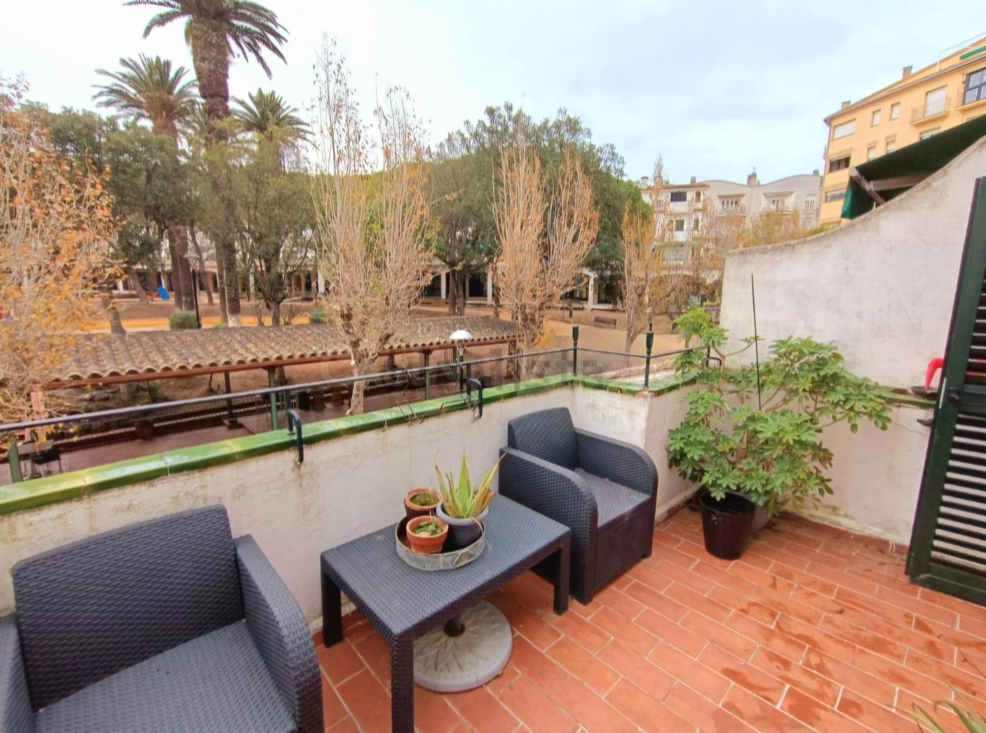 Encanto y comodidad en el corazón de Palafrugell. Una casa al precio de un piso!! - foto 2