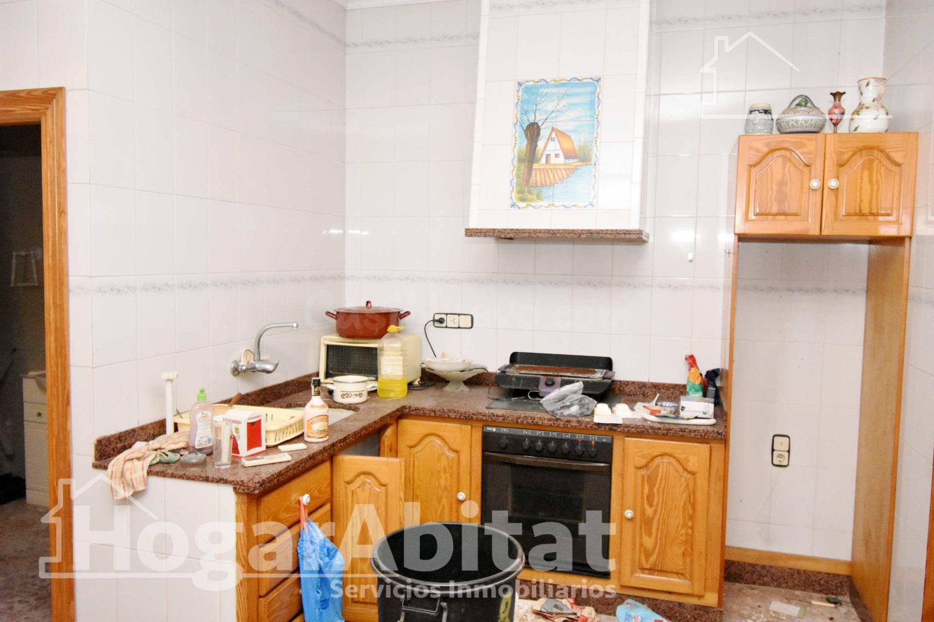 AMPLIA CASA CON TERRAZA CON MUCHAS POSIBLIDADES - foto 4