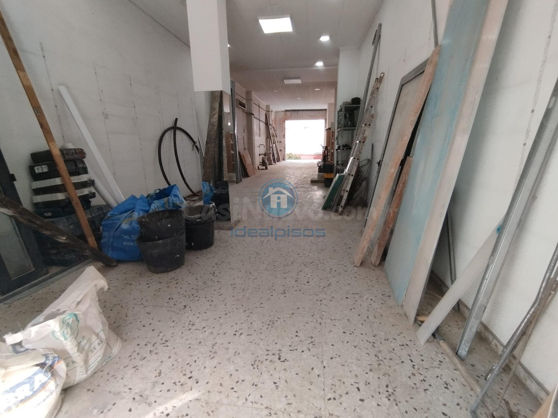 LOCAL COMERCIAL EN CAMPOAMOR