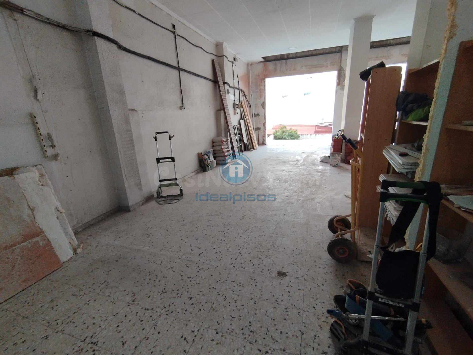 LOCAL COMERCIAL EN CAMPOAMOR - foto 2