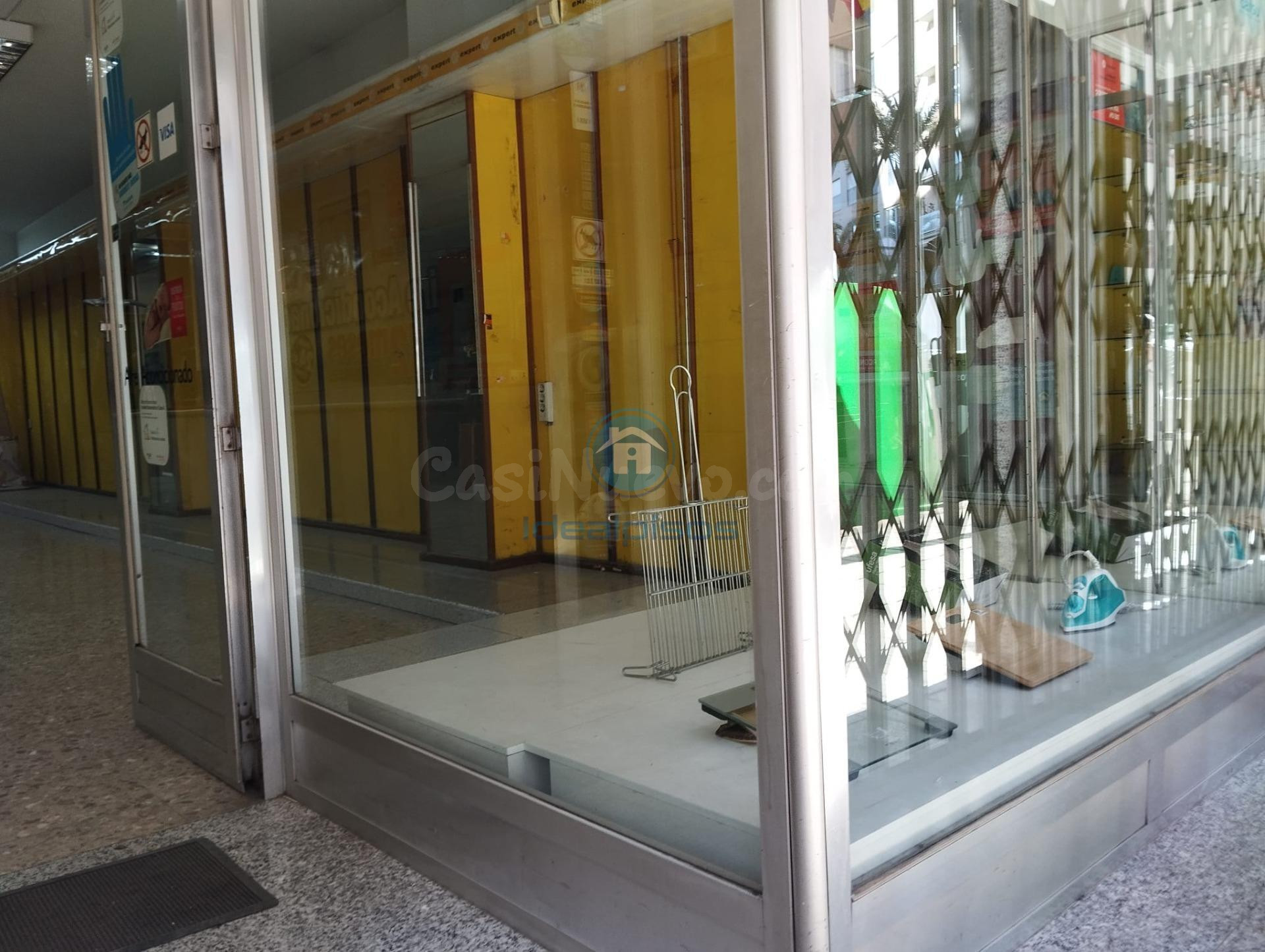 GRAN LOCAL COMERCIAL EN ZONA MERCADO-LUCEROS