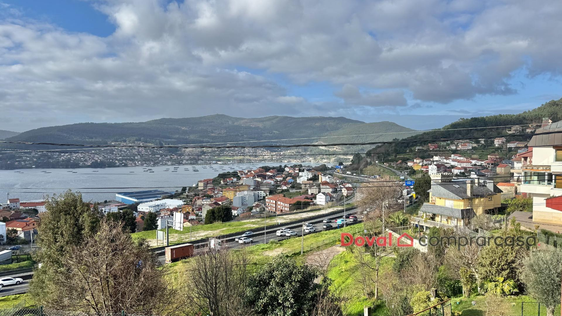 Casa con terreno y vistas a la Ría a 10 minutos del centro V