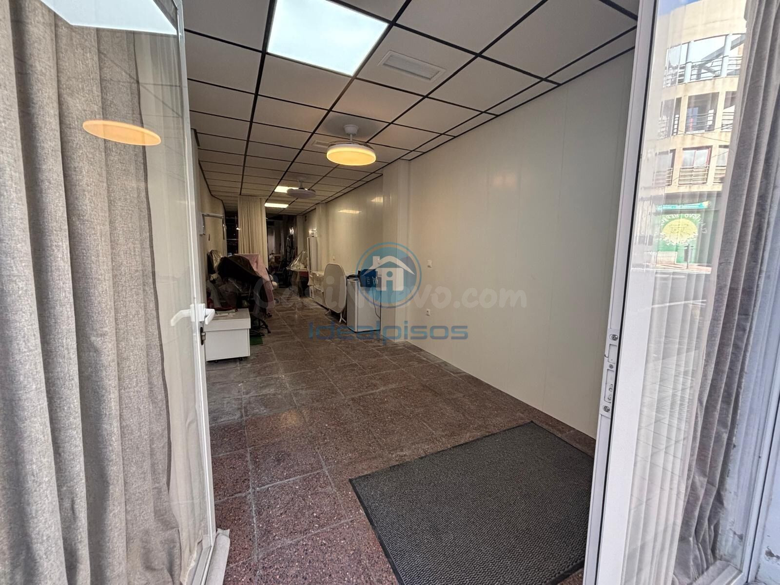 LOCAL COMERCIAL EN CAMPOAMOR - foto 2