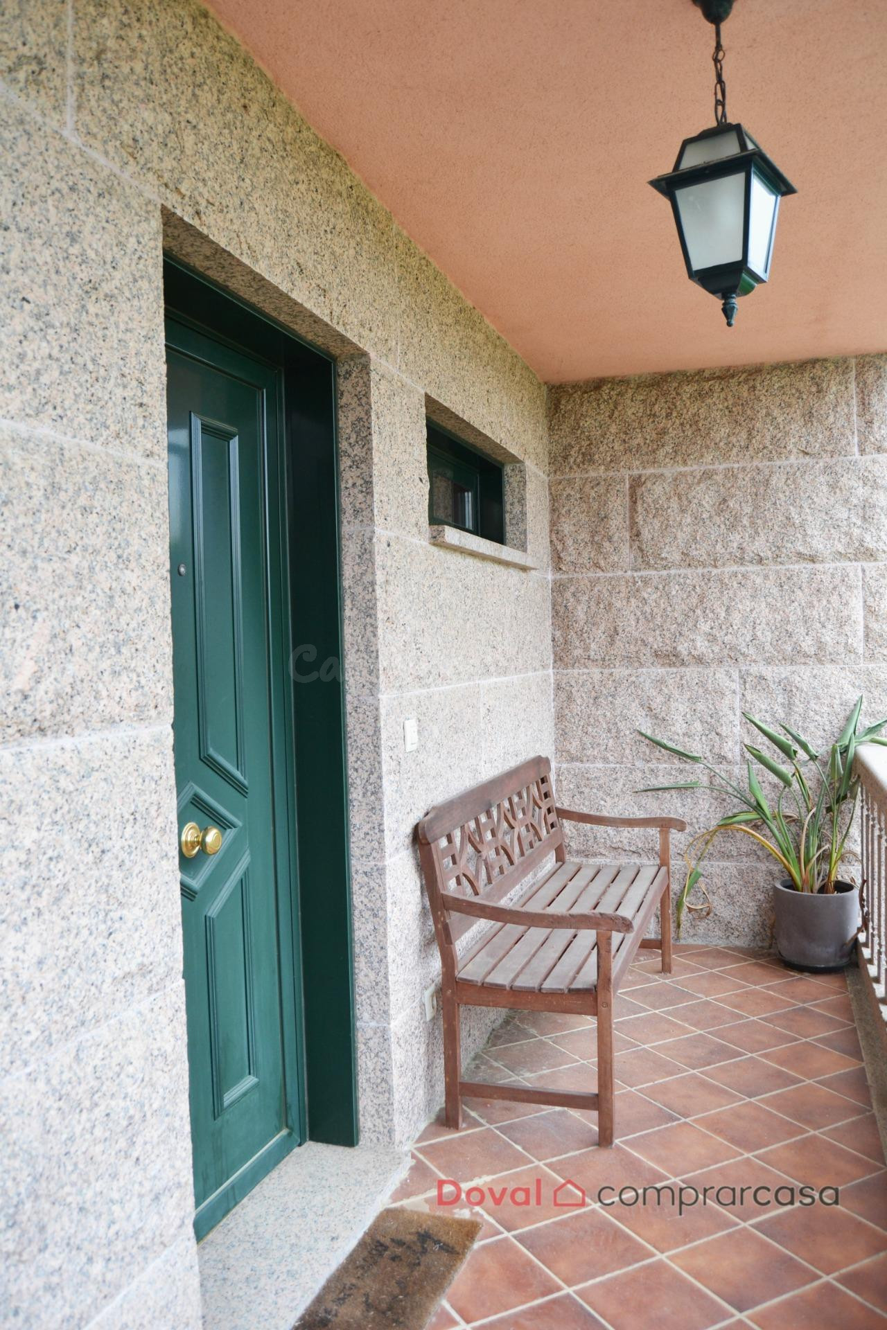 Precioso Chalet independiente en Tui con piscina - foto 4