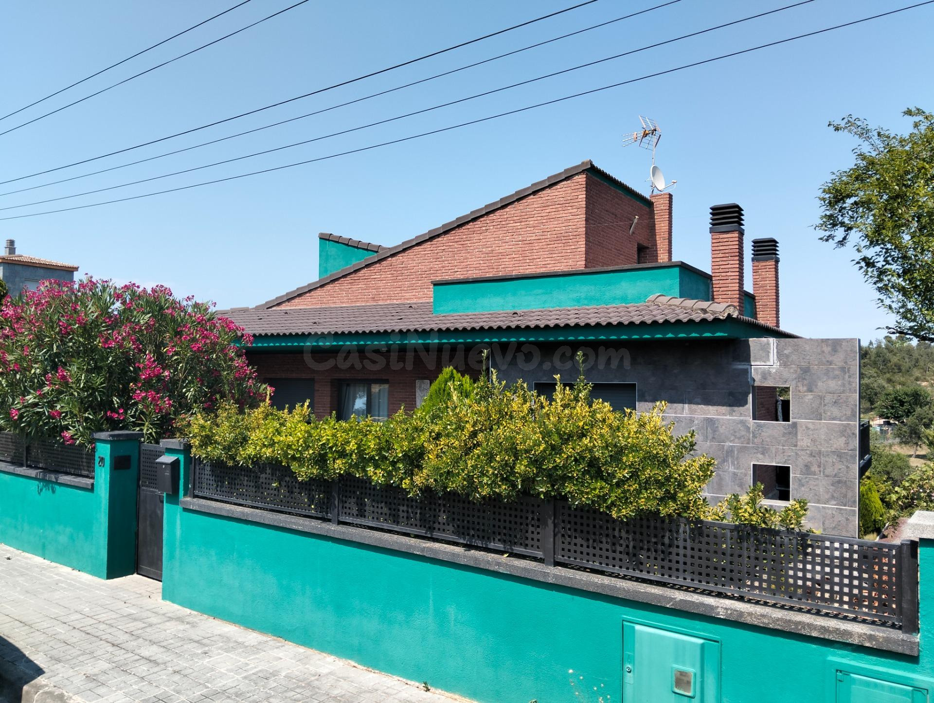 Espectacular casa moderna, de diseño, con gran terraza, jard - foto 2