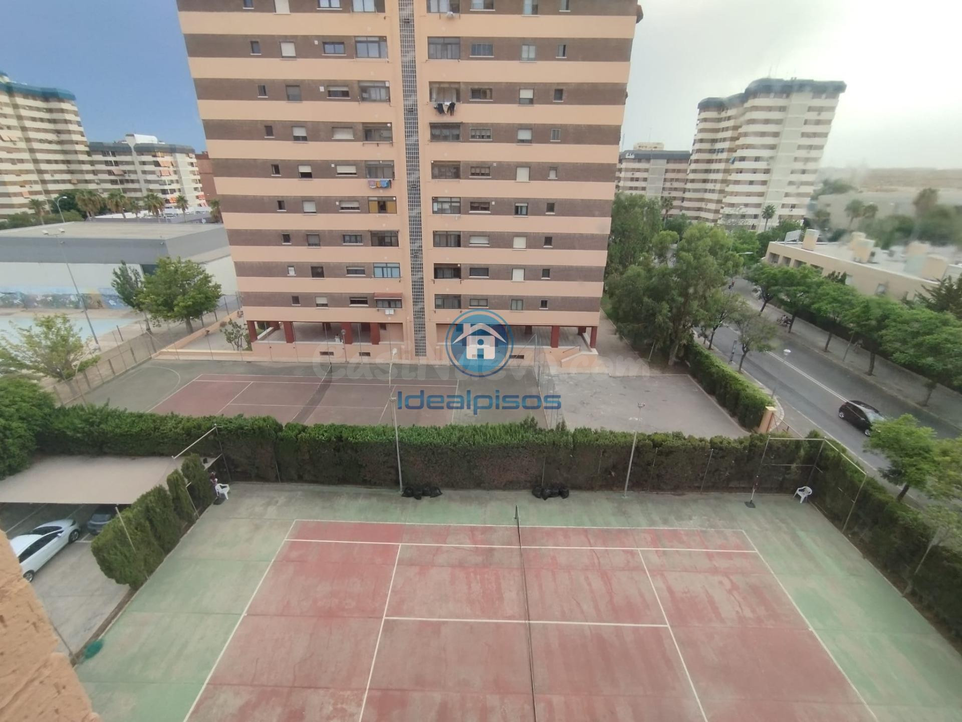 ESTUPENDO PISO EN URBANIZACION BARRIO LA FLORIDA - foto 2