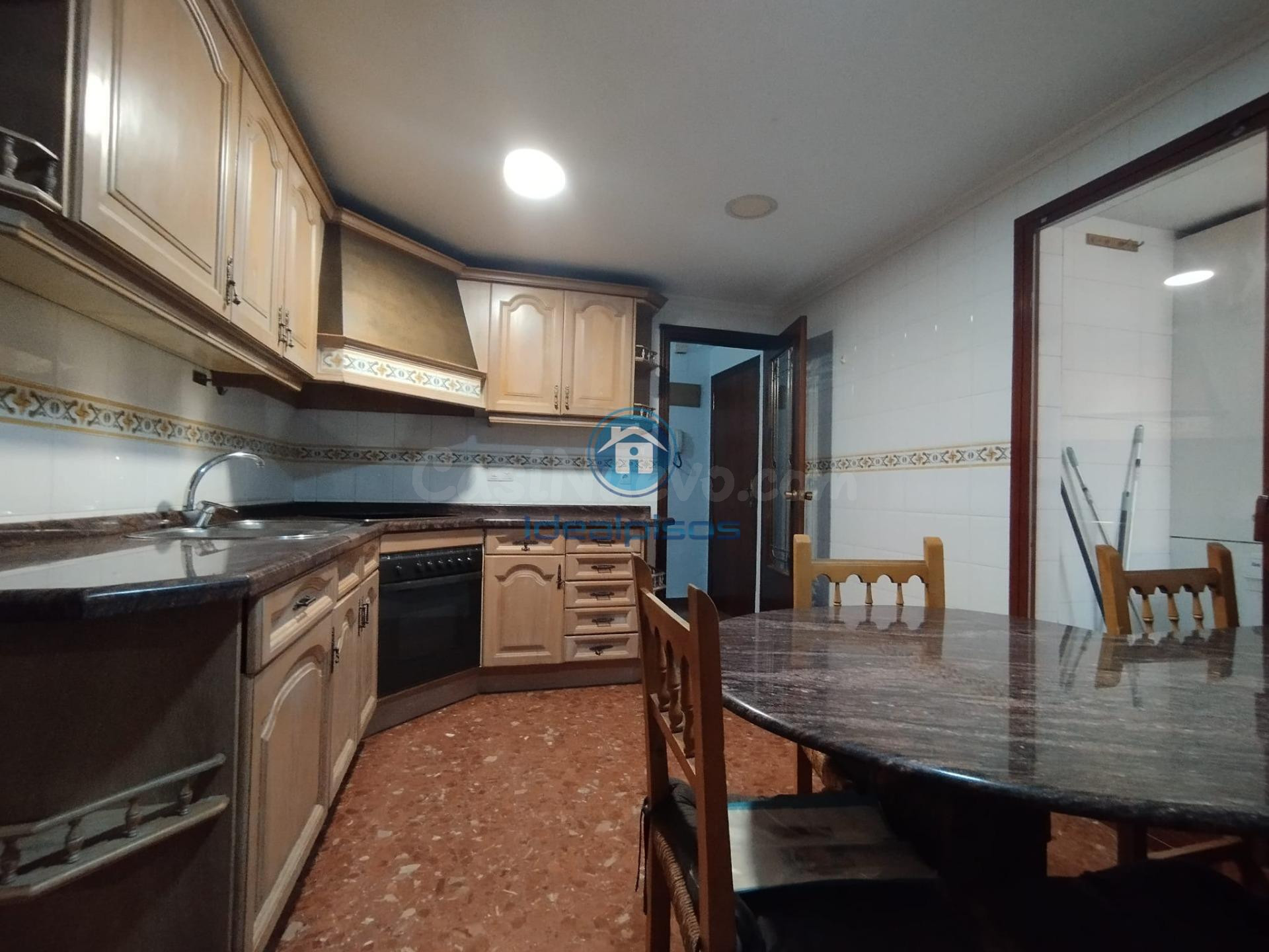 ESTUPENDO PISO EN URBANIZACION BARRIO LA FLORIDA - foto 4