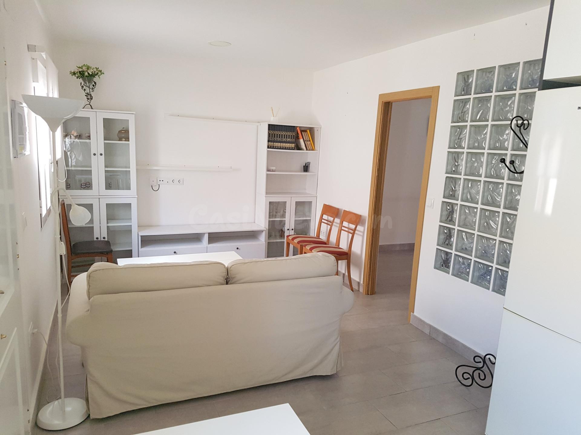 SE ALQUILA APARTAMENTO SUPER COQUETO CON PATIO